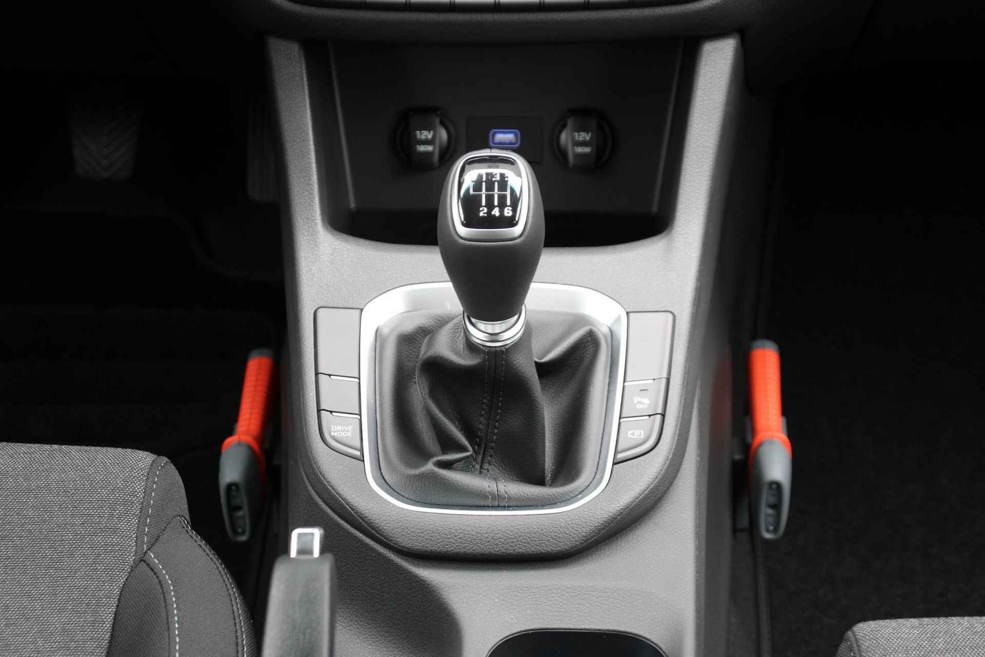 Hyundai i30 1.0 T-GDi MHEV Comfort Smart | Navigatie Full-Map | Camera | Apple Carplay/Android Auto | LED Koplampen | Keyless Entry | DAB | Rijklaarprijs! - 15/20