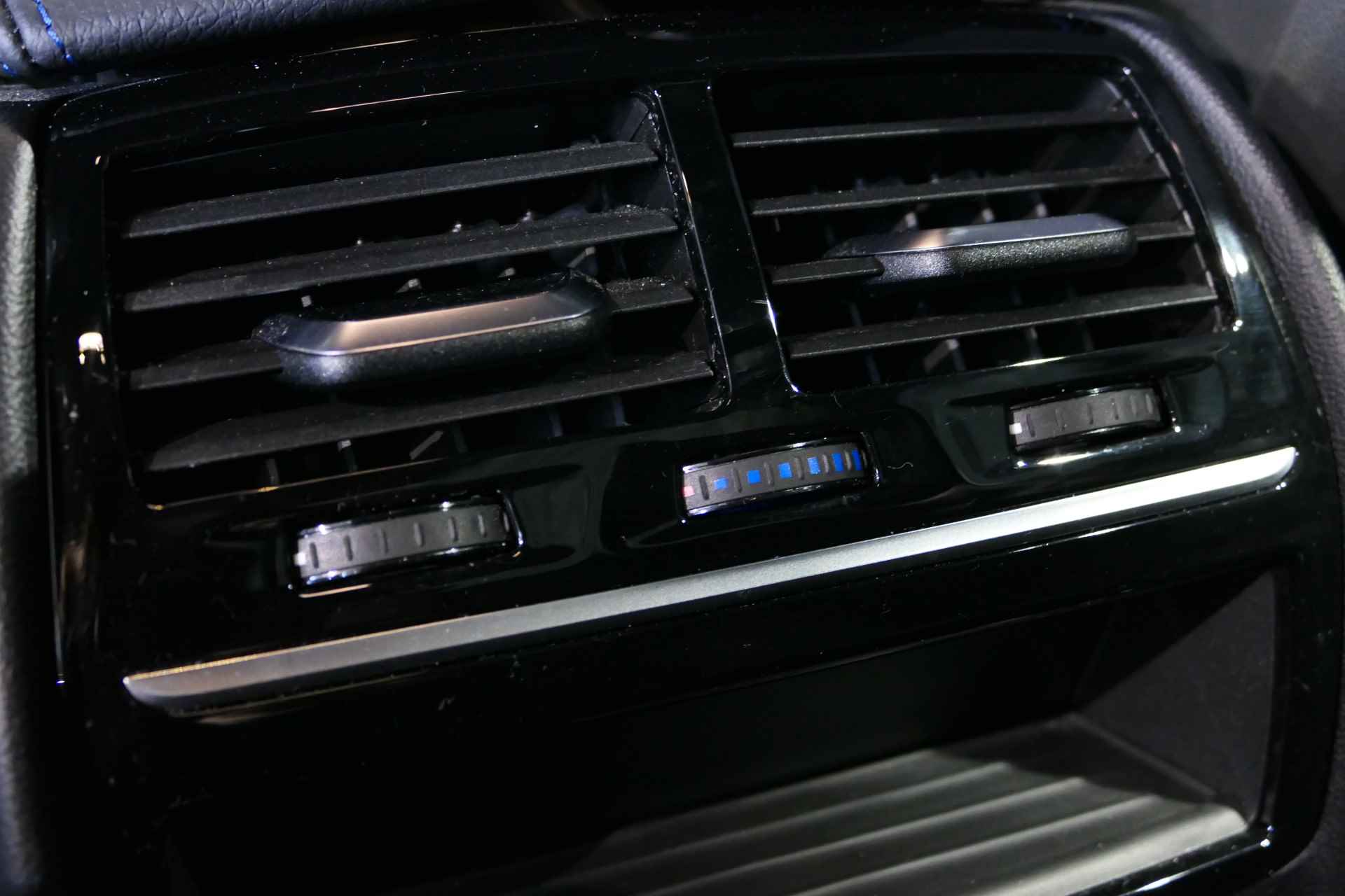 BMW 5 Serie 530e iPerformance High Executive - M-PAKKET, Automaat, Camera, (Verwarmde) Sportstoelen - 17/65