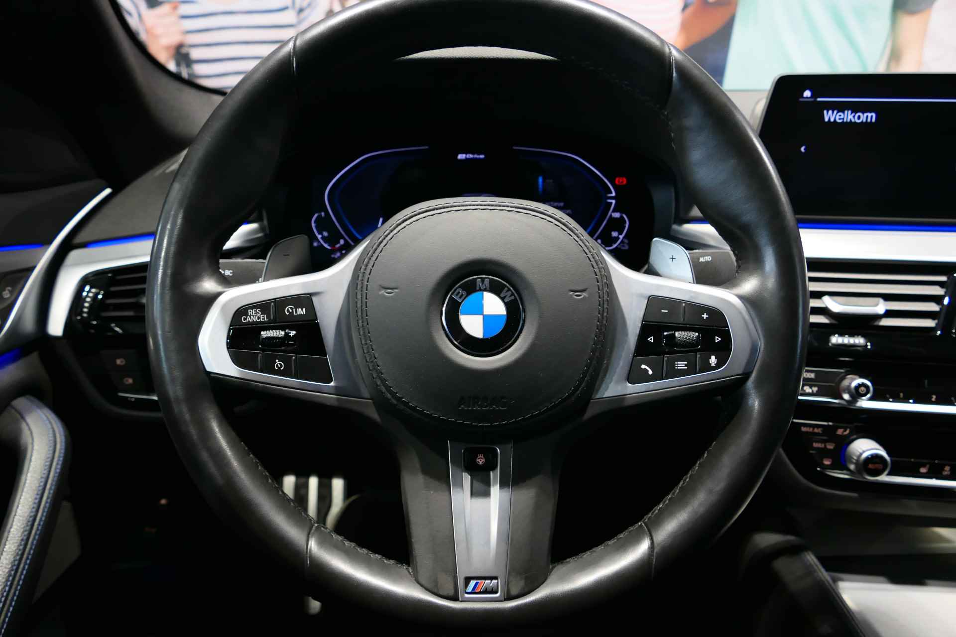 BMW 5 Serie 530e iPerformance High Executive - M-PAKKET, Automaat, Camera, (Verwarmde) Sportstoelen - 28/65