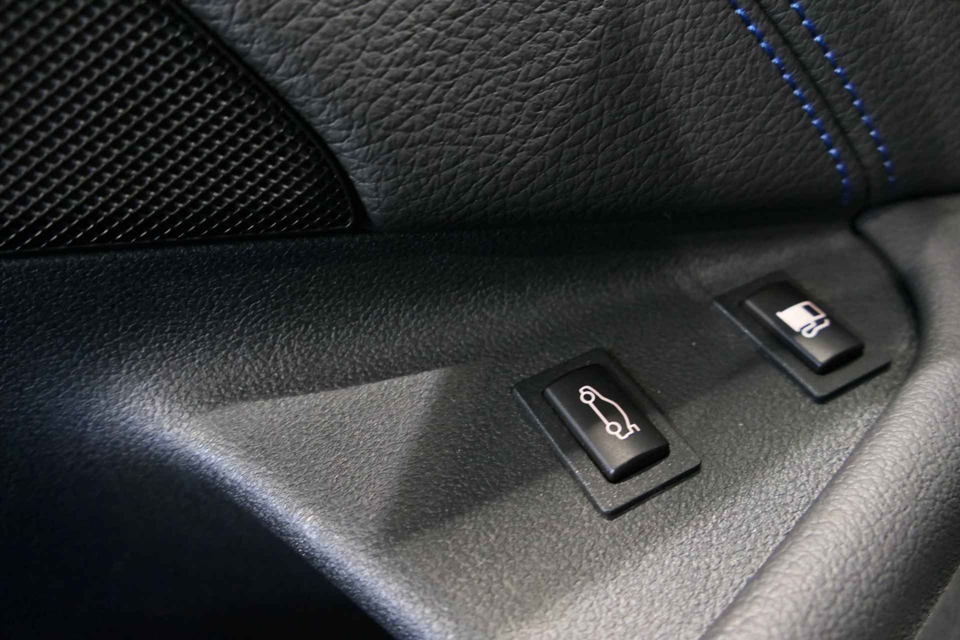 BMW 5 Serie 530e iPerformance High Executive - M-PAKKET, Automaat, Camera, (Verwarmde) Sportstoelen - 63/65