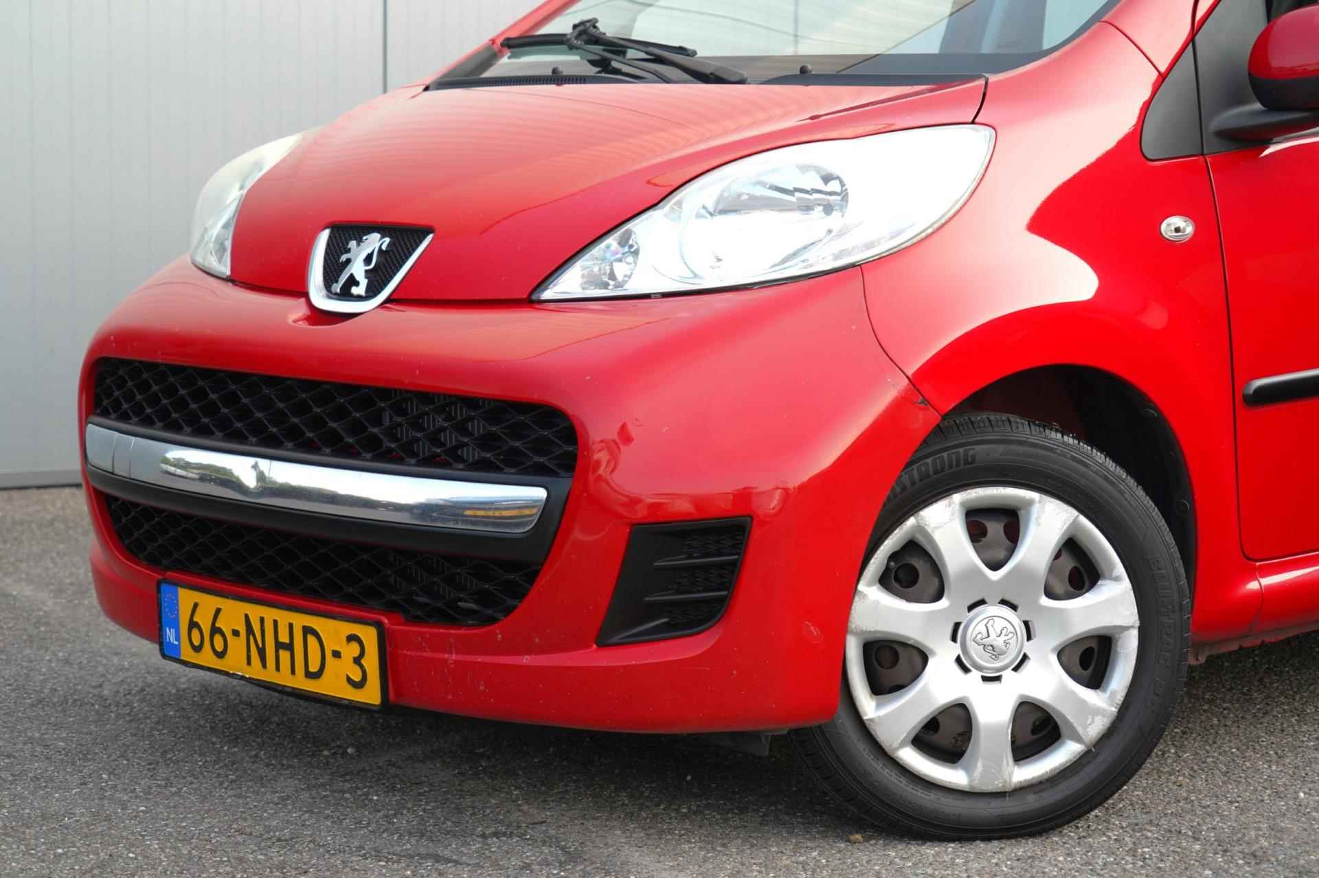 Peugeot 107 1.0-12V XS / 5-Deurs / NL-Auto / Radio-CD / Elek. Ramen / 181dkm NAP - 21/32