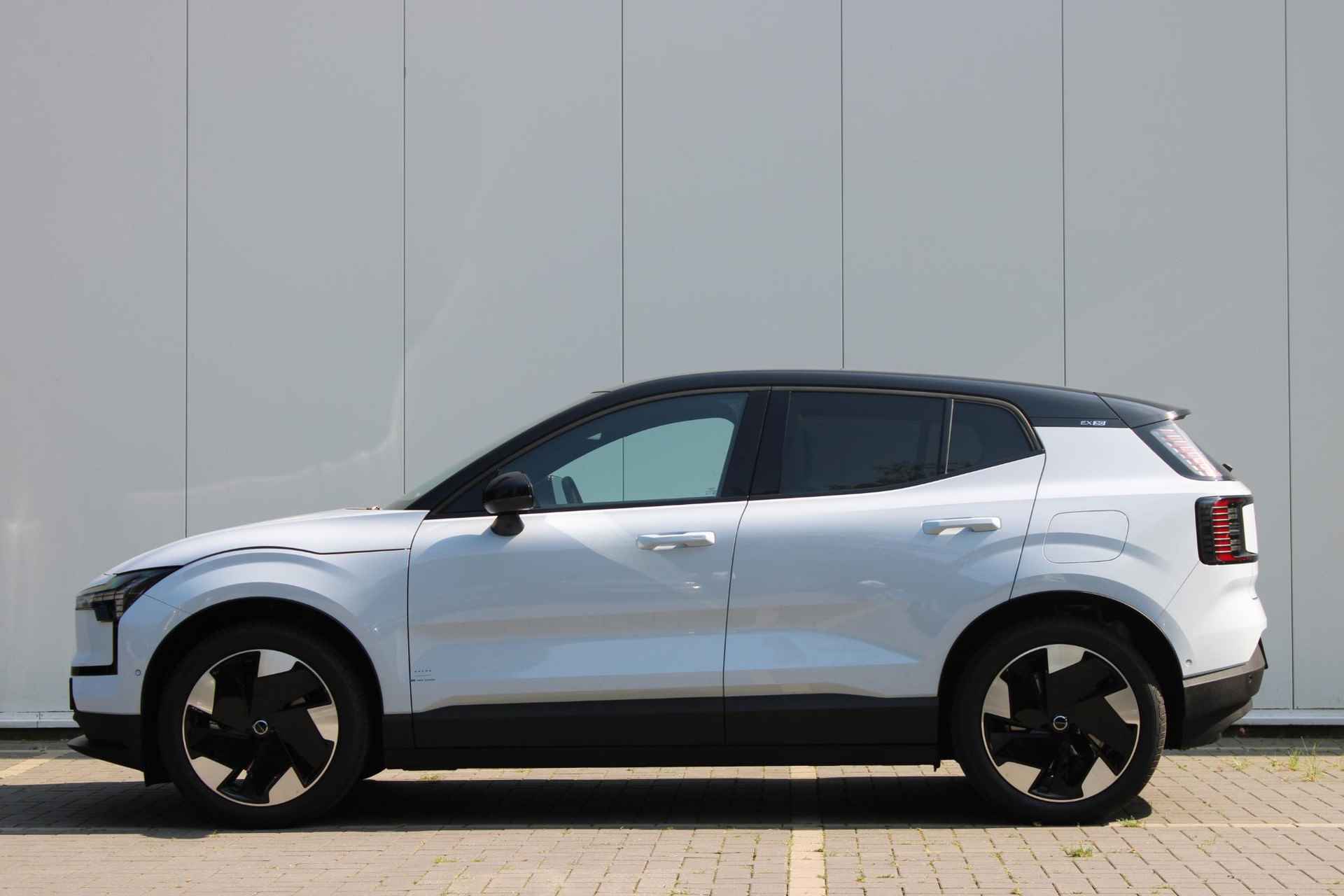 Volvo EX30 Single Motor Extended Range Ultra 69 kWh Harman/Kardon Premium Audio, Adaptive Cruise Control&Pilot Assist, Memory Seats, Elektrische Achterklep, Park Pilot Assist incl. 3D view, Panoramadak, Google Services, Geavanceerde Interieurverlichting, Breeze Interieur, - 10/28