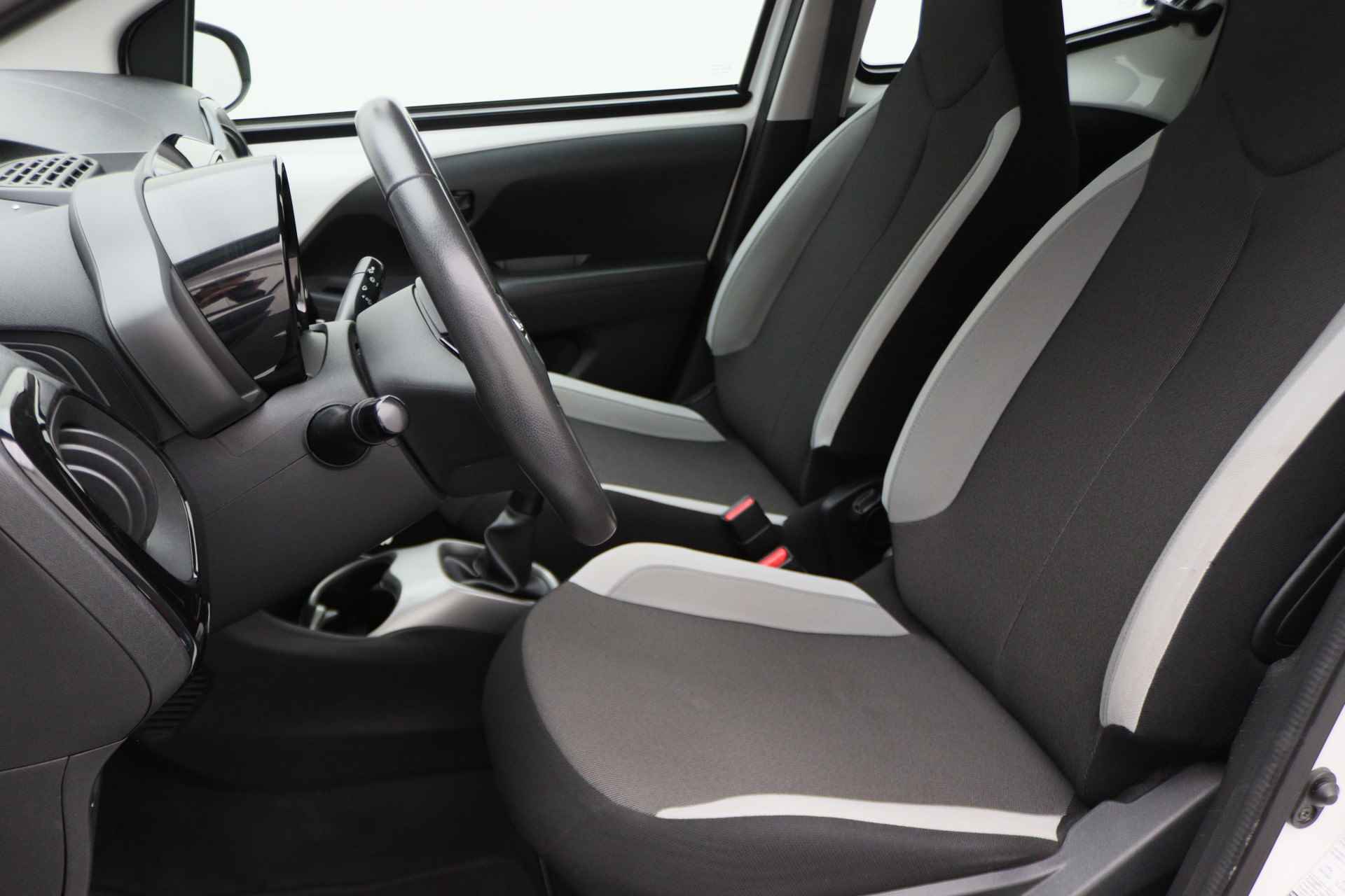 Toyota Aygo 1.0 VVT-i x-play 5-deurs Airco, Camera, Bluetooth, Limiter, USB/AUX, Elektr. Pakket - 10/40