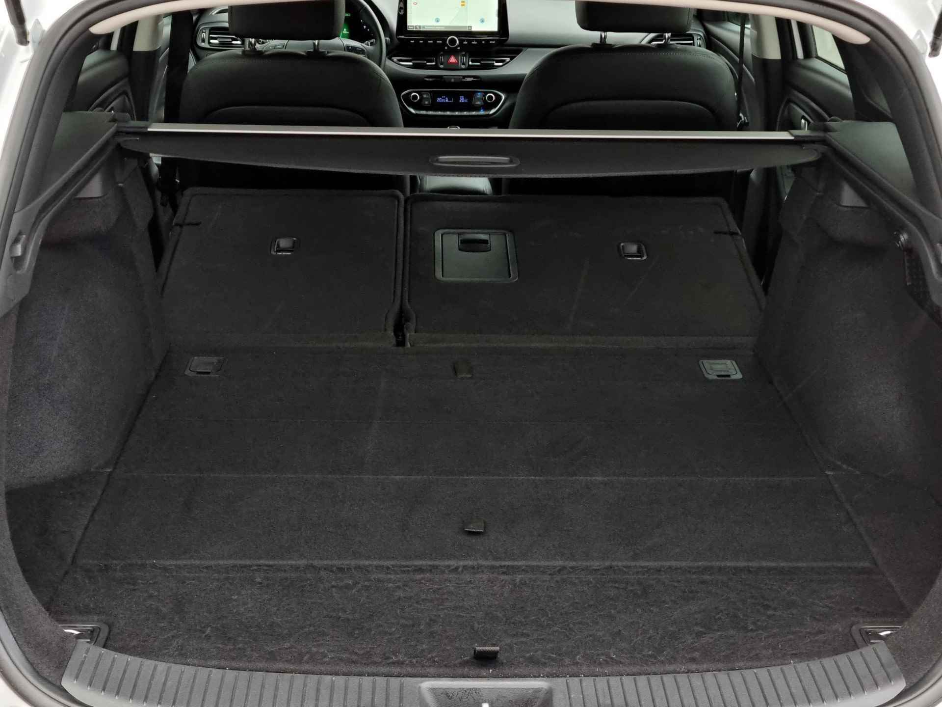 Hyundai i30 Wagon 1.5 T-GDi MHEV Premium / Private Lease Vanaf €629,- / Origineel NL / Lederen Bekleding - 28/43
