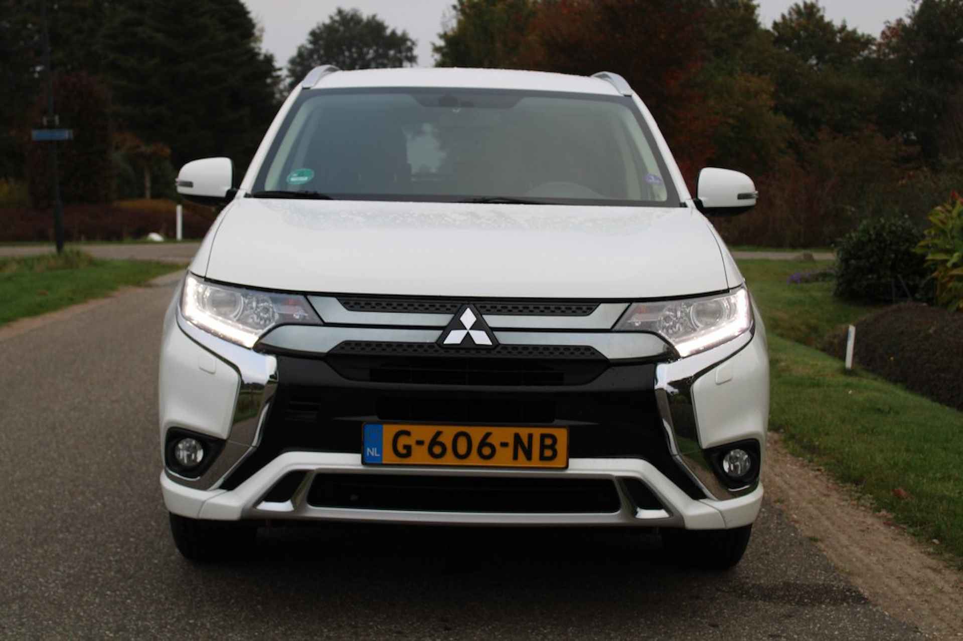 MITSUBISHI Outlander 2.4 PHEV 240pk Pure automaat ECC/navi/cruise/camera/trekhaak - 31/36