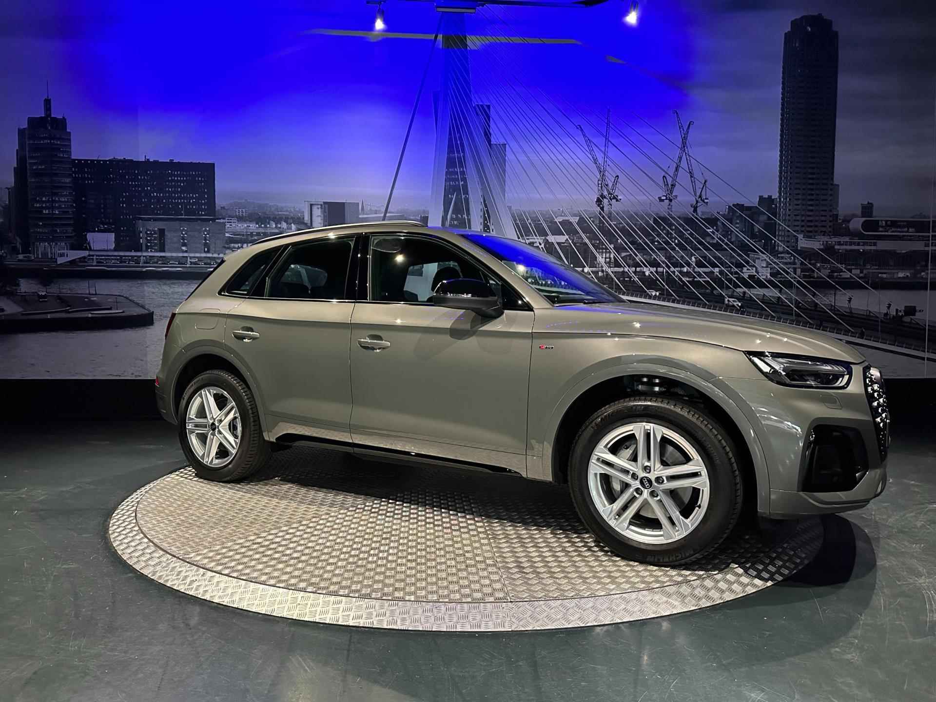 Audi Q5 50 TFSI e S edition Competition *Keyless*Camera*ChronosGrey*NIEUW* € 10.000,- korting! - 3/36