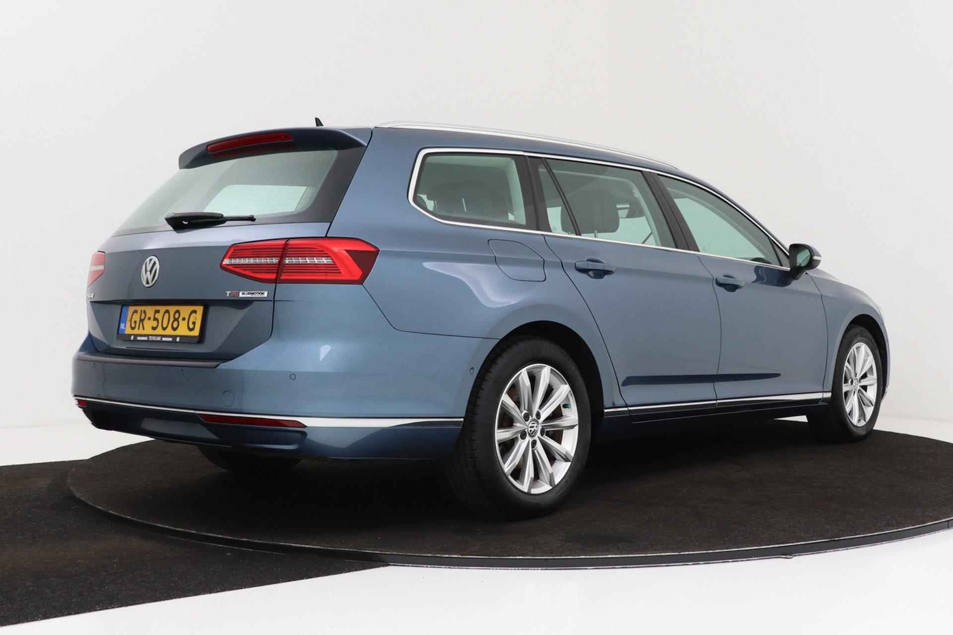 Volkswagen Passat Variant 1.4 TSI ACT Highline | Org NL | Adap. Cruise | Navigatie | Stoelverwarming | Sportstoelen | - 2/49