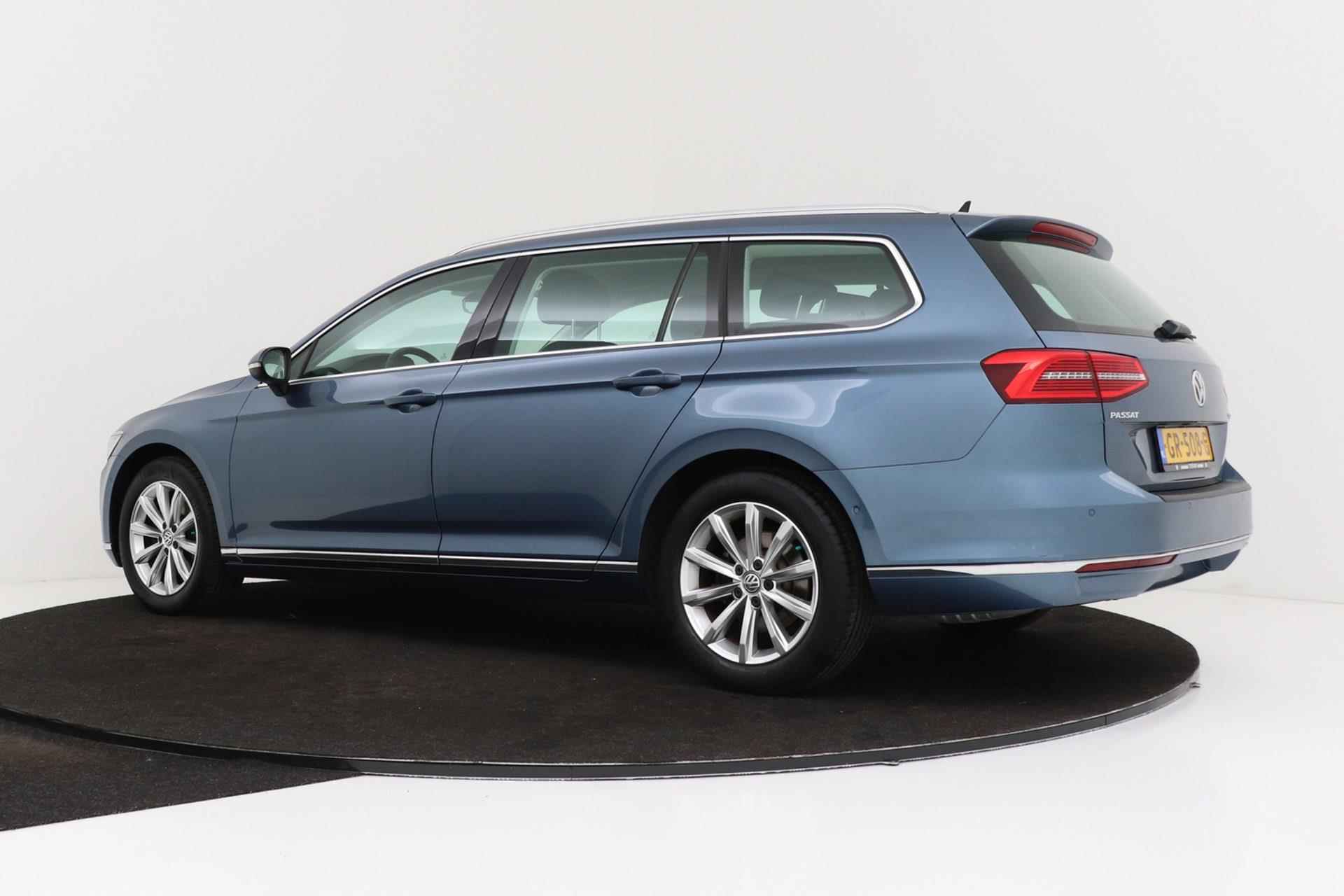 Volkswagen Passat Variant 1.4 TSI ACT Highline | Org NL | Adap. Cruise | Navigatie | Stoelverwarming | Sportstoelen | - 6/49