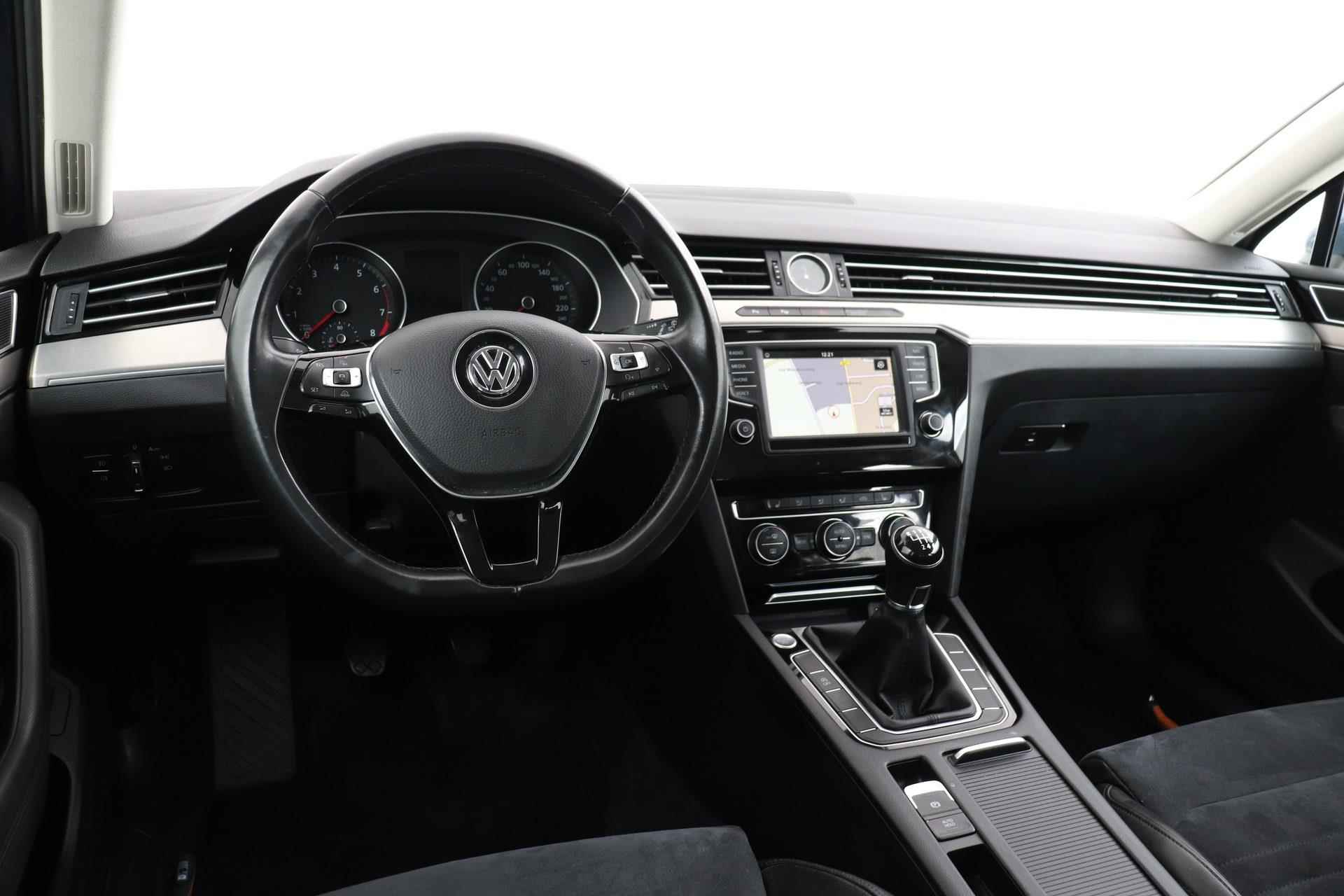 Volkswagen Passat Variant 1.4 TSI ACT Highline | Org NL | Adap. Cruise | Navigatie | Stoelverwarming | Sportstoelen | - 15/49