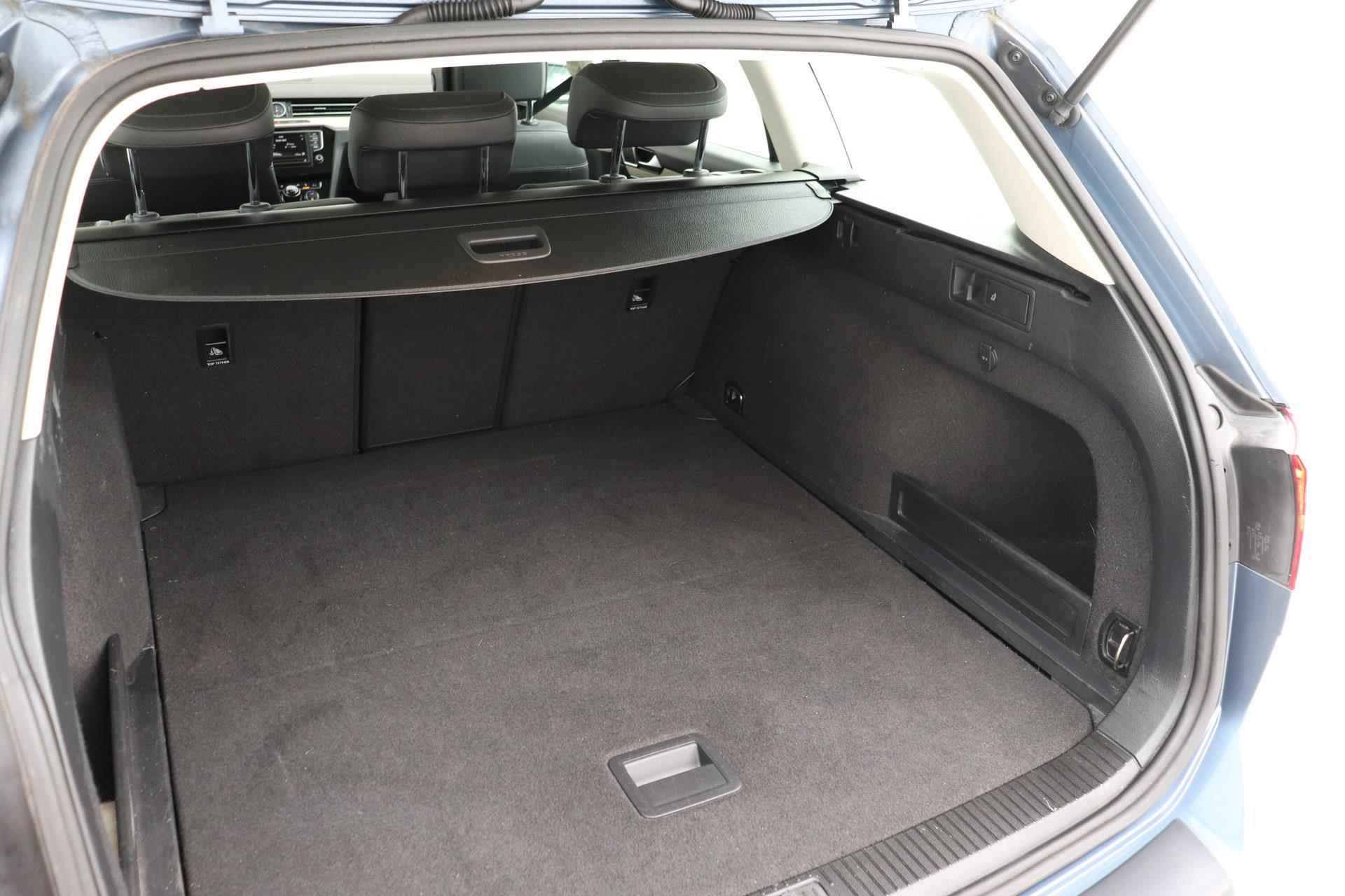 Volkswagen Passat Variant 1.4 TSI ACT Highline | Org NL | Adap. Cruise | Navigatie | Stoelverwarming | Sportstoelen | - 41/49