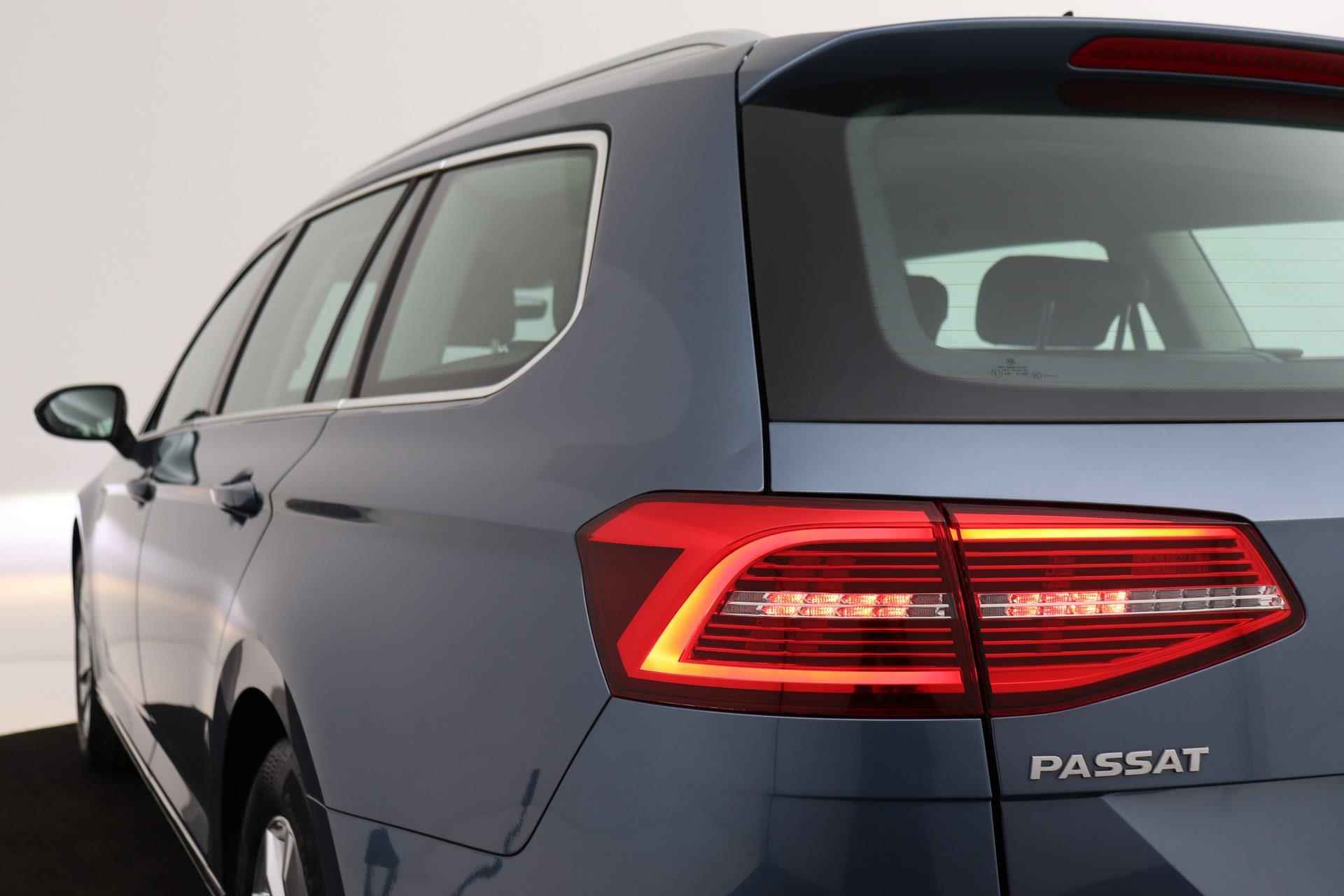 Volkswagen Passat Variant 1.4 TSI ACT Highline | Org NL | Adap. Cruise | Navigatie | Stoelverwarming | Sportstoelen | - 45/49