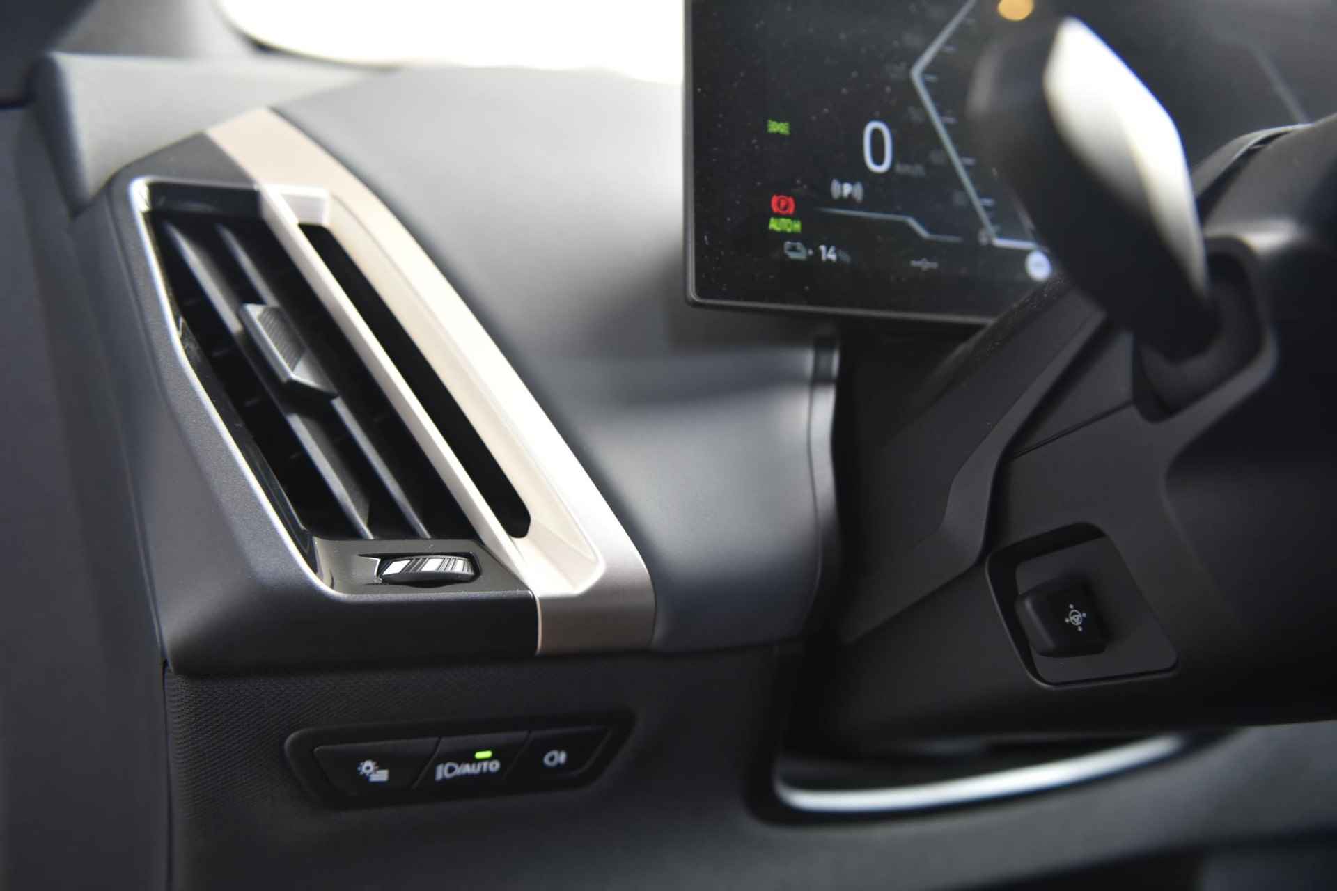 BMW iX xDrive40 Glazen panoramadak Sky Lounge | Trekhaak met elektrisch wegklapbare kogel - 23/27