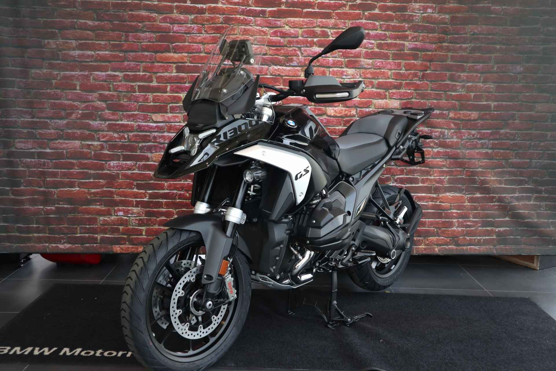 BMW R 1300 GS R 1300 GS | Style Triple Black | Touring Pack | | Your Motorcycle Match - 3/14