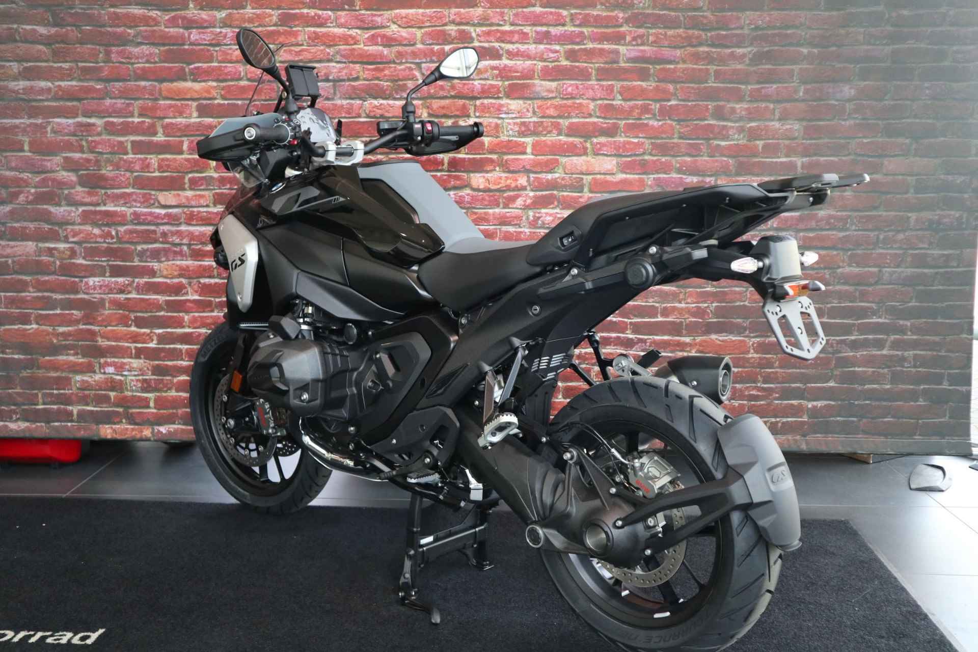 BMW R 1300 GS R 1300 GS | Style Triple Black | Touring Pack | | Your Motorcycle Match - 4/14