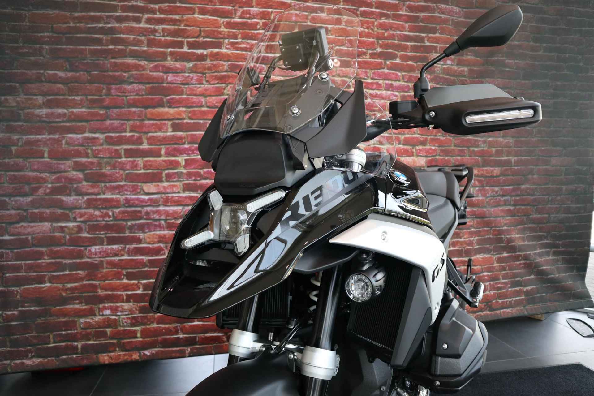 BMW R 1300 GS R 1300 GS | Style Triple Black | Touring Pack | | Your Motorcycle Match - 5/14