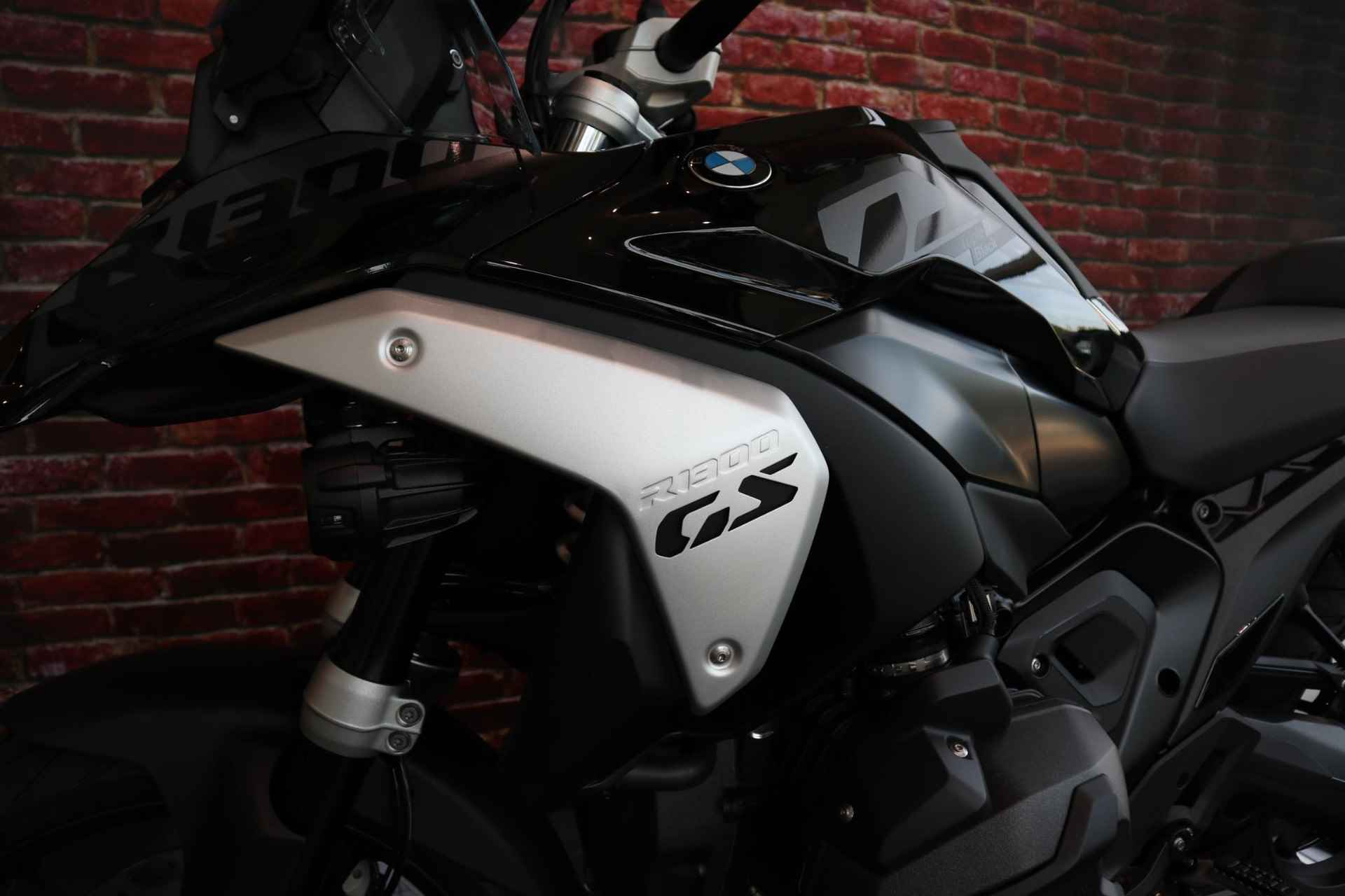 BMW R 1300 GS R 1300 GS | Style Triple Black | Touring Pack | | Your Motorcycle Match - 6/14