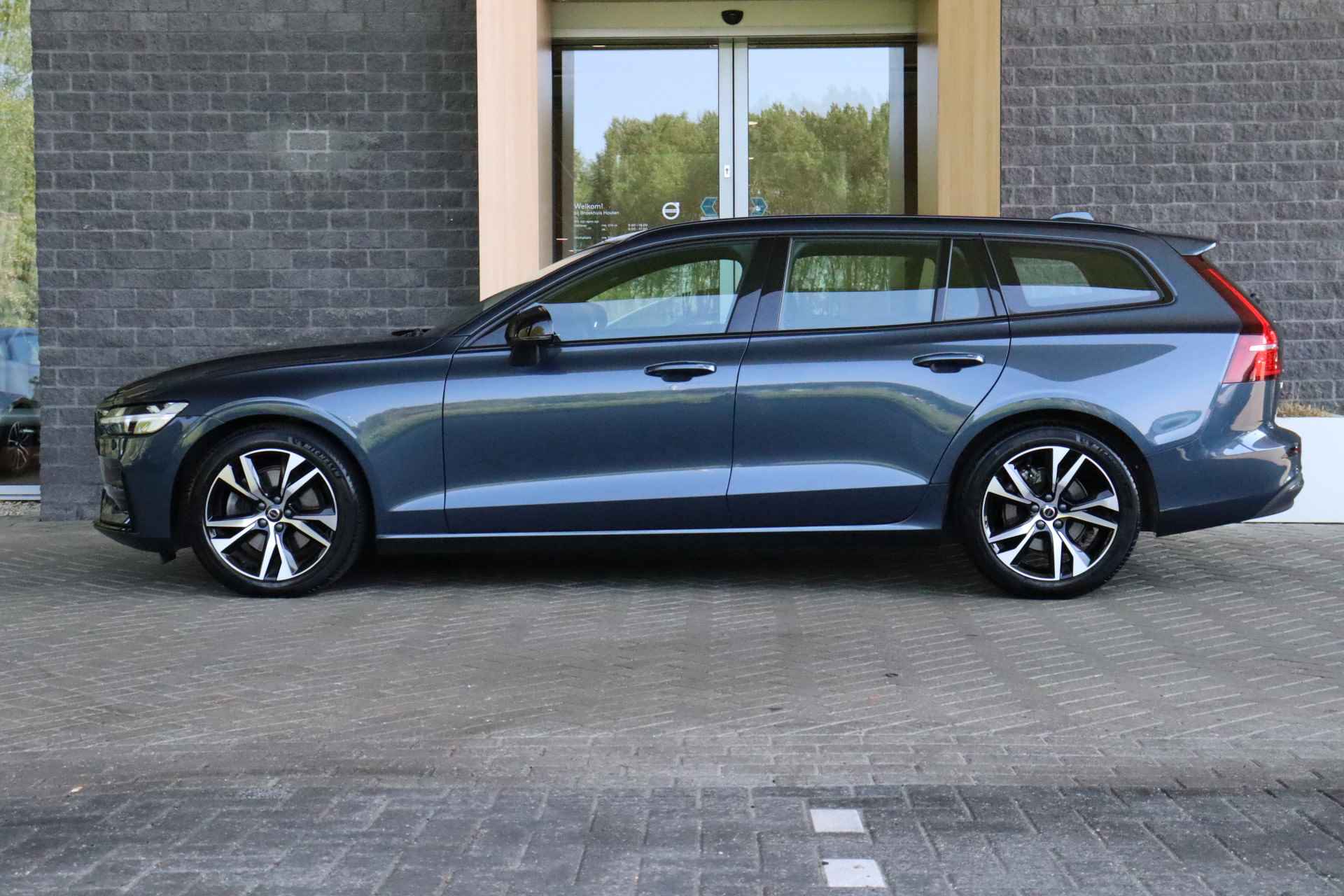 Volvo V60 B4 Plus Dark | Stoelverwarming voor+achter | Stuurwielverwarming | Elektrische voorstoelen geheugen | Camera | Adaptieve Cruise - 2/40