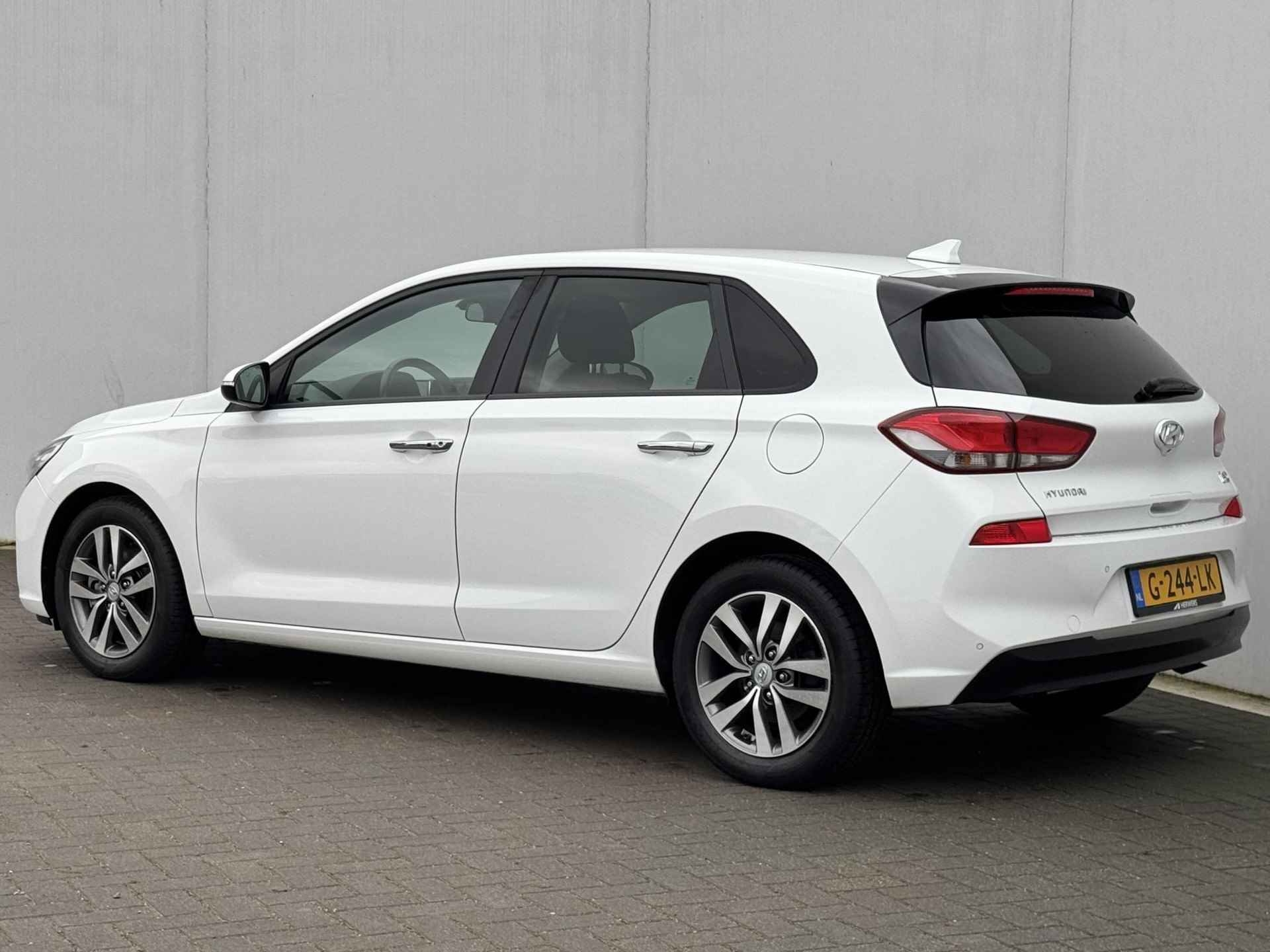 Hyundai i30 1.0 T-GDI First Edition / Navigatie / Apple Carplay Android / Camera / Trekgewicht 1.200 kg / - 15/39