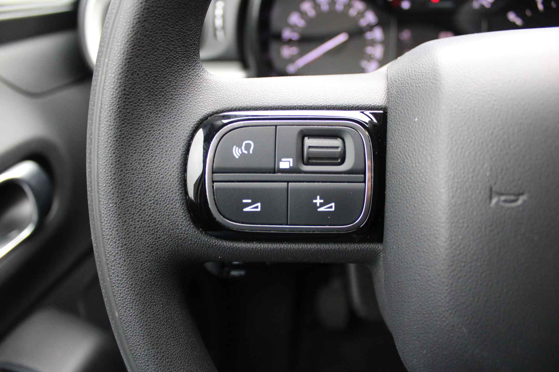 Citroën C3 1.2 PureTech S&S Feel Edition Cruise/Climate control, Navigatie, Apple carplay/Android auto, - 13/34