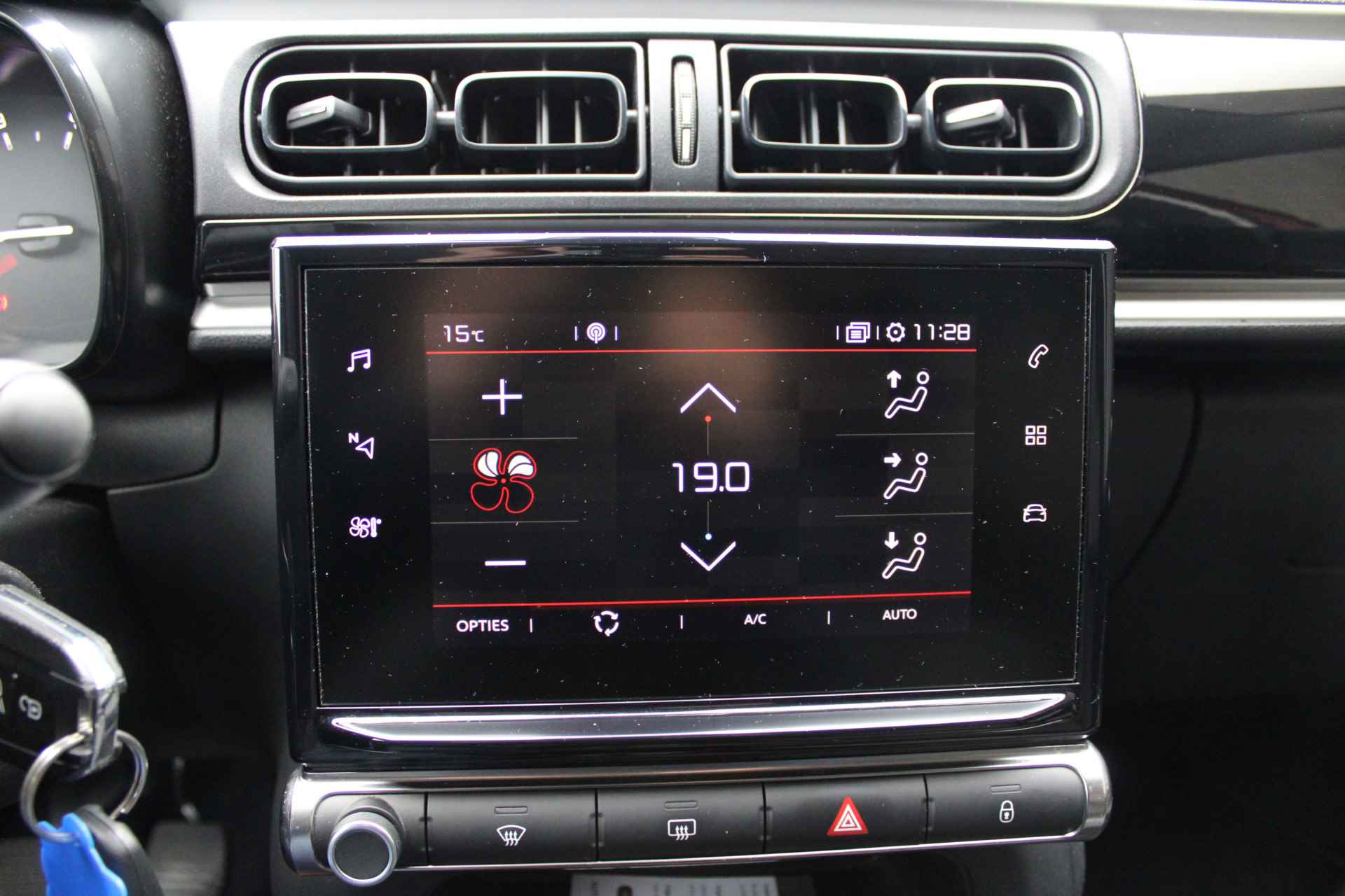 Citroën C3 1.2 PureTech S&S Feel Edition Cruise/Climate control, Navigatie, Apple carplay/Android auto, - 20/34