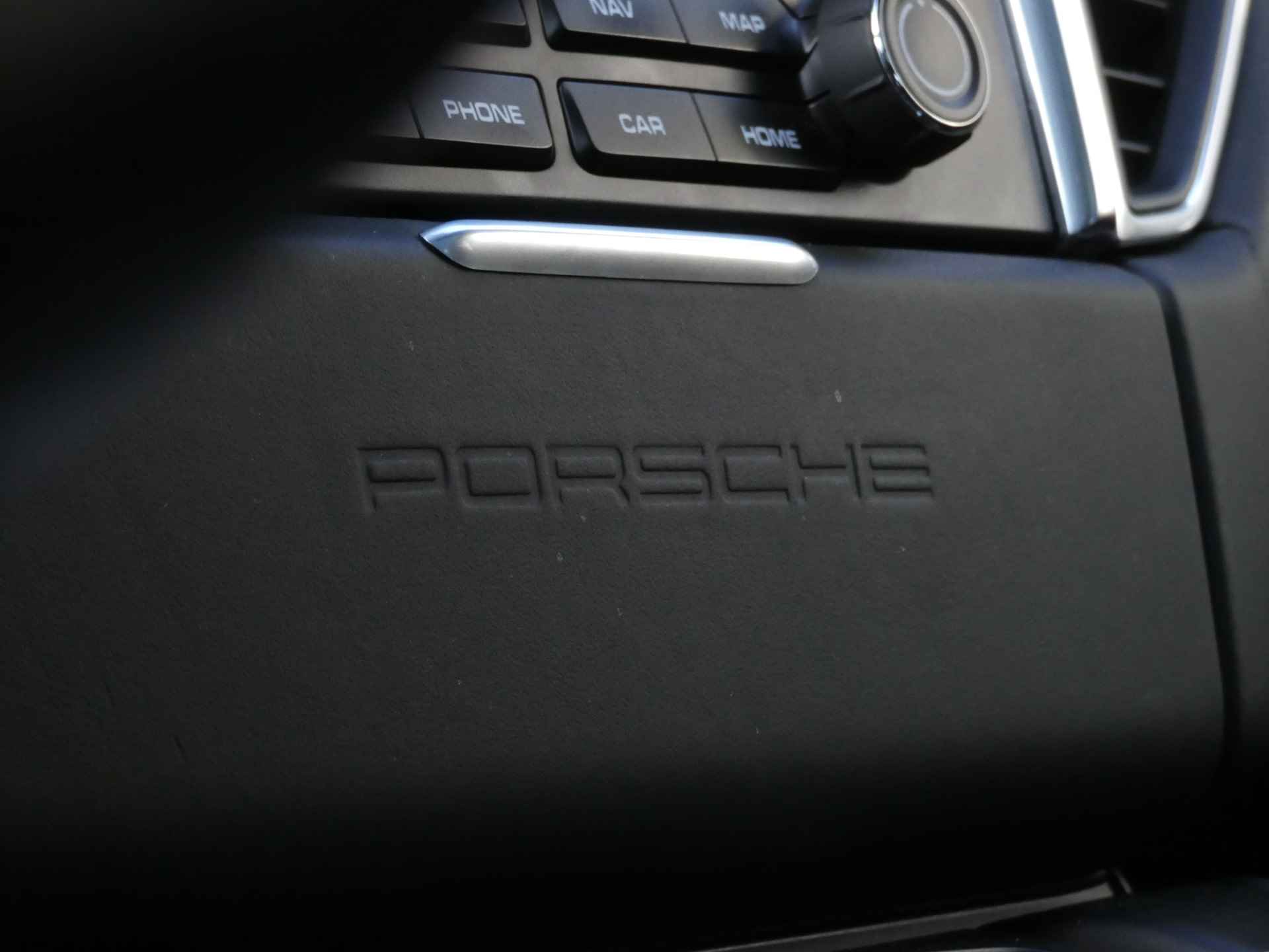 Porsche Macan 3.6 Turbo Performance Package | BOSE audio | Panoramadak | Sport Chrono | Luchtvering - 66/68