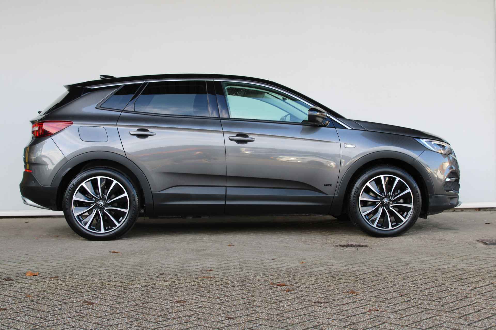 Opel Grandland X 1.6 Turbo Hybrid4 Ultimate - 5/36