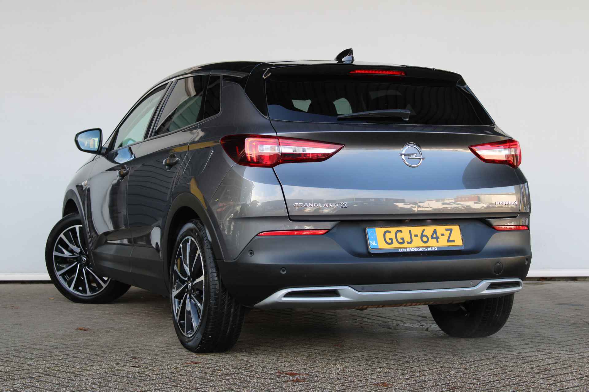 Opel Grandland X 1.6 Turbo Hybrid4 Ultimate - 8/36