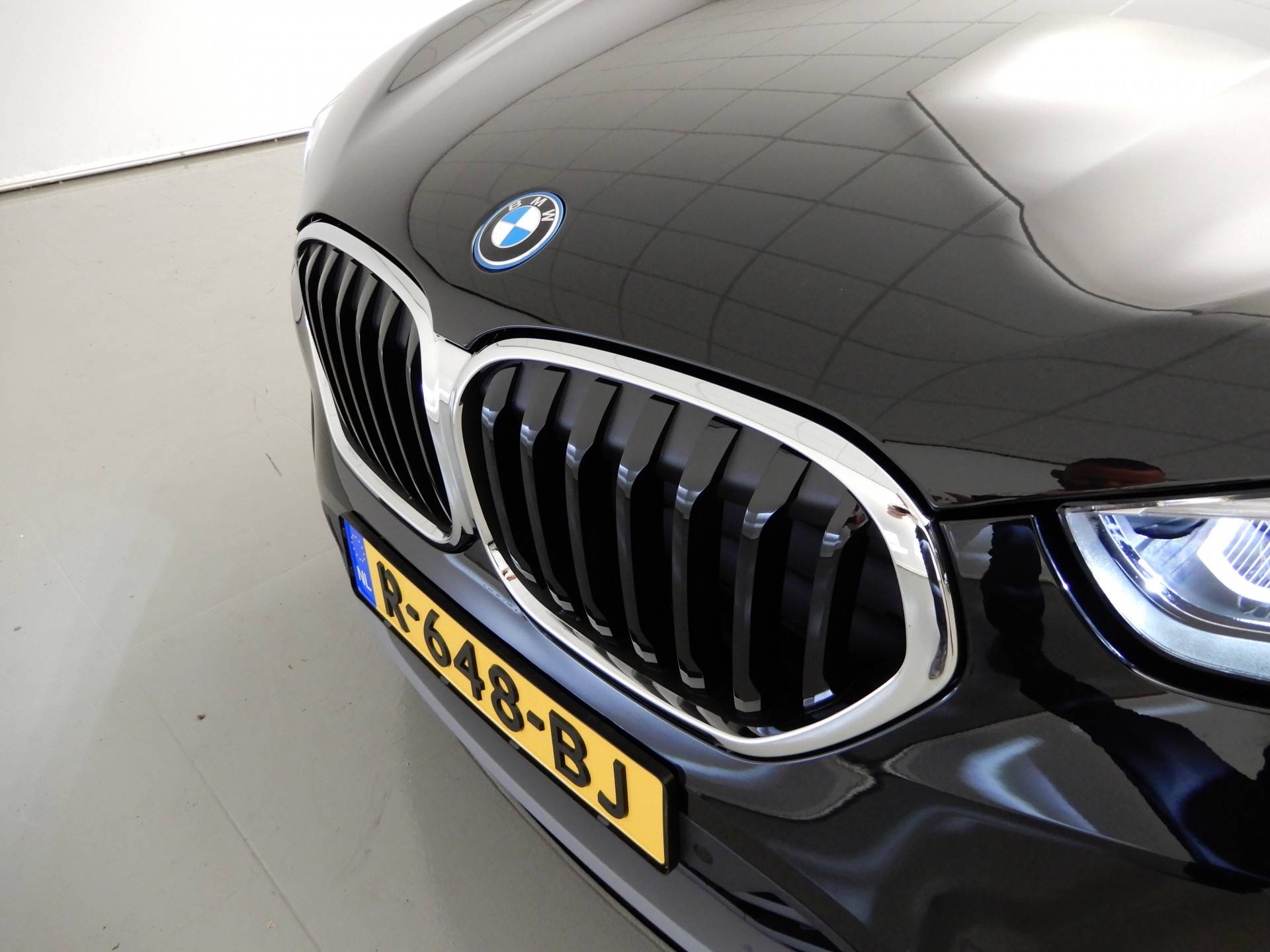BMW X1 xDrive25e Hybride / LED / Navigatie / Trekhaak / Chrome line / Sportstoelen / DAB / Alu 17 inch - 34/35