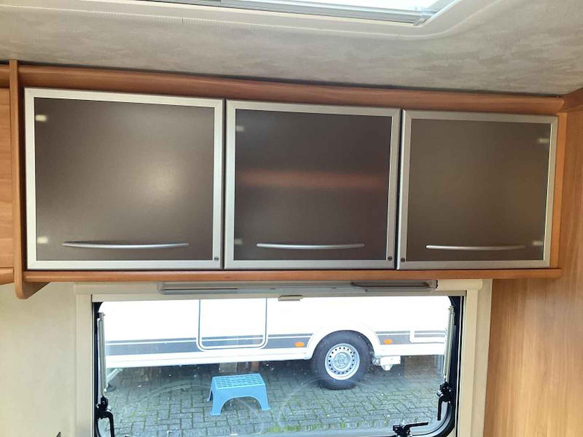 Adria Adora 462 PU luifel met voorwand - 14/22