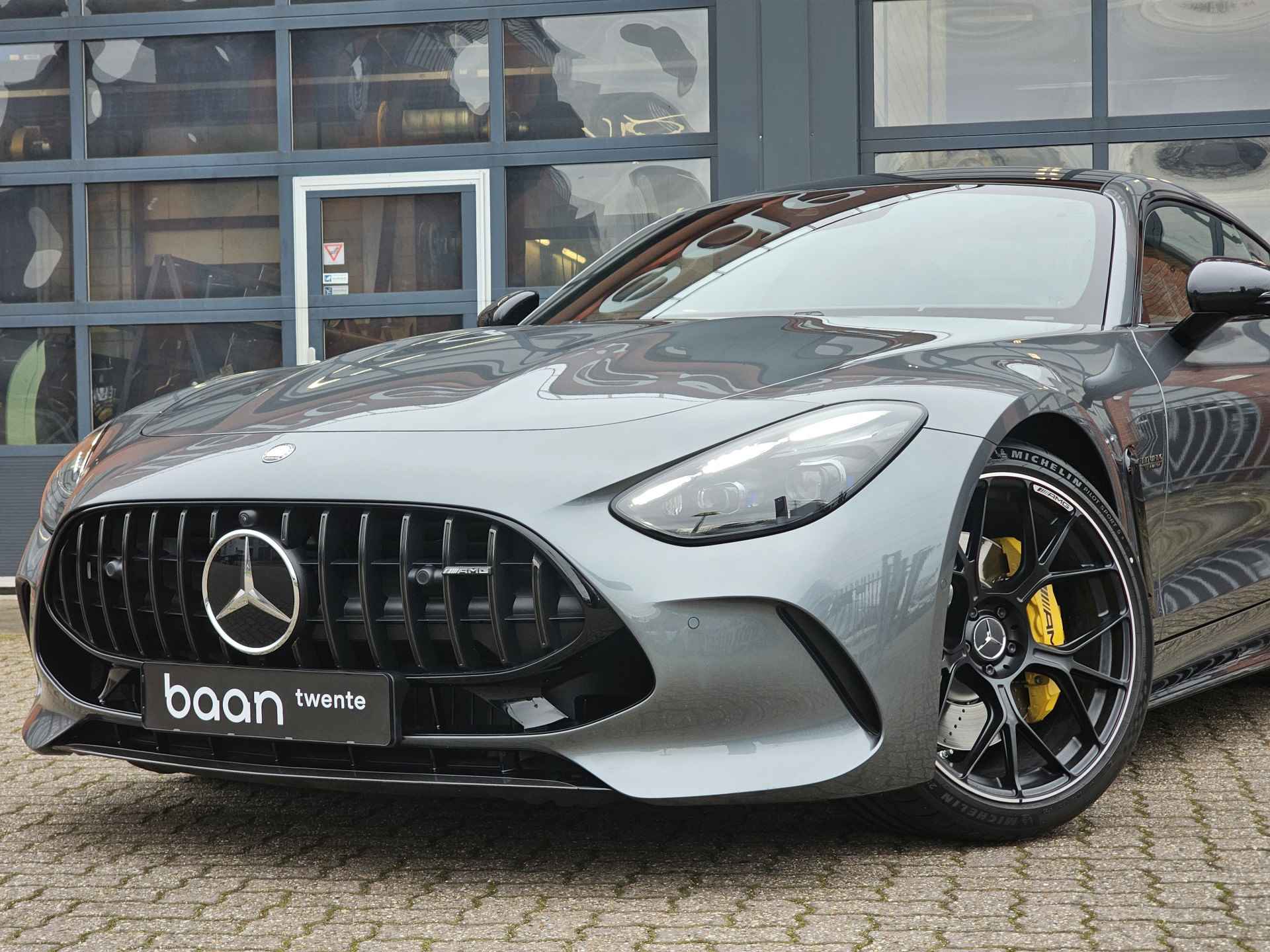 Mercedes-Benz AMG GT 63 4-Matic+ Premium Plus | Rij-assistentiepakket plus | Dynamic Plus | Carbon-pakket | Head-up display | Performance sportstoele Burmester Surround Sound | Liftsysteem op de vooras | AMG Achterasbesturing - 4/25