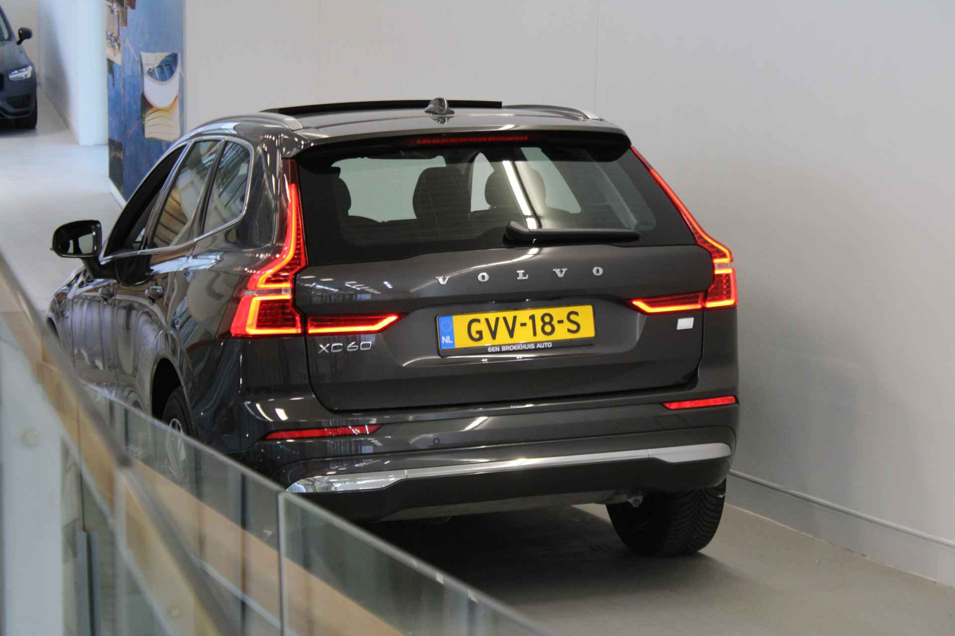 Volvo XC60 T6 350PK AWD Plus Bright | All Season | Panoramadak | Adapt LED | Iso Glas | Alarm - 56/57