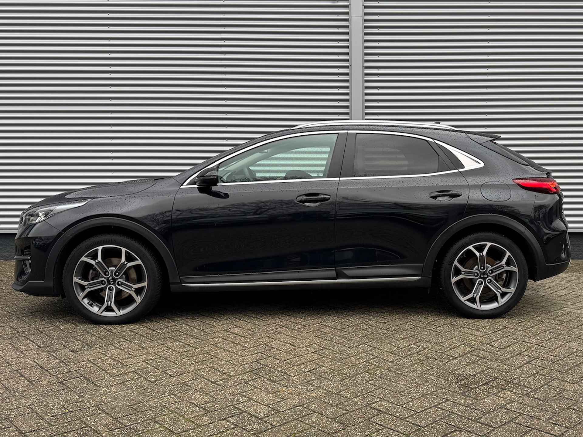 KIA Xceed 1.0 T-GDi 120pk DynamicPlusLine | Stoel/Stuurwielverwarming | Navigatie | Climate Control |  Parkeersensoren voor | - 2/41