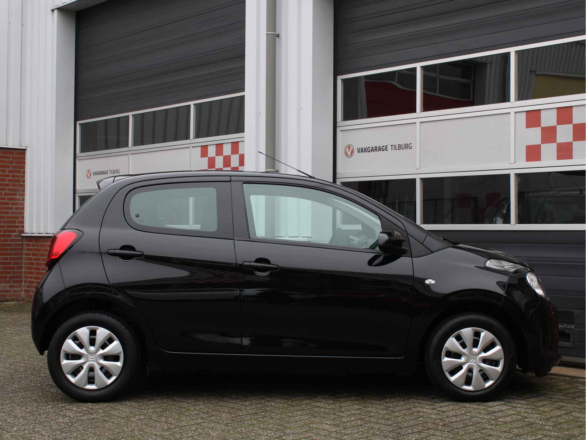 Citroën C1 1.0 VTi Feel /LED/AIRCO/Apple carplay/Achteruitrijcamera/DAB+/ISOFIX/USB + AUX/CV/NAP! 1e eig! - 35/42