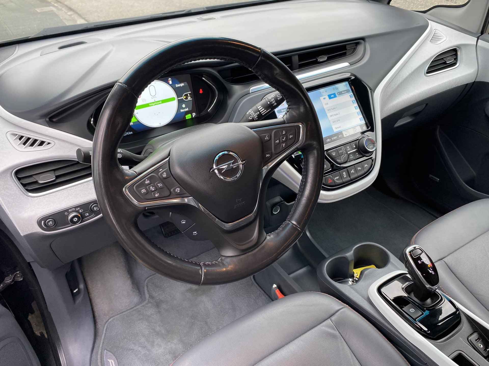 Opel Ampera-E 204pk Automaat Business Executive 60 kWh accu Apple Carplay - 2/31