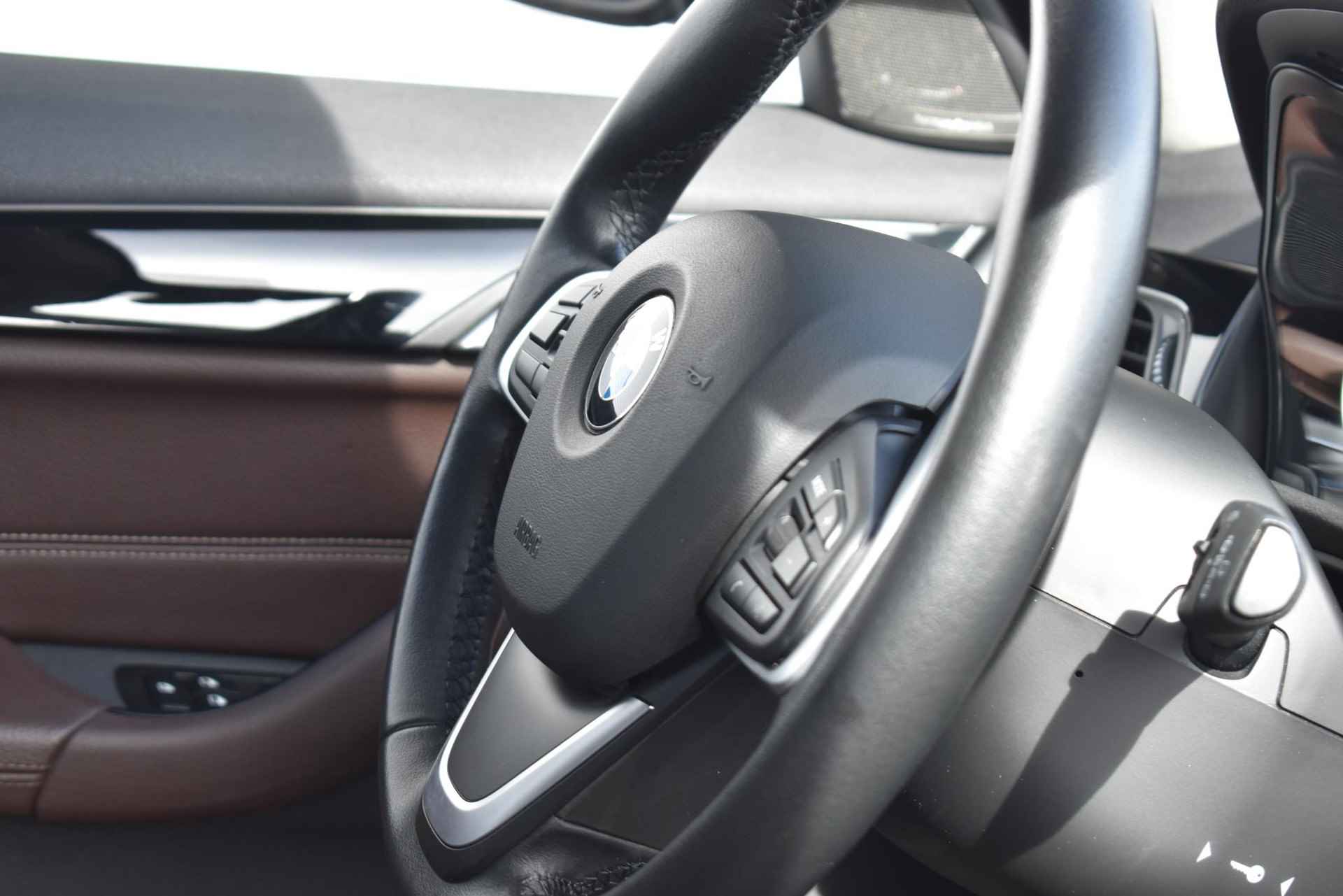 BMW X1 xDrive20i Centennial High Executive Elektrisch Bedienbare Achterklep audio-navigatie full map - 5/40