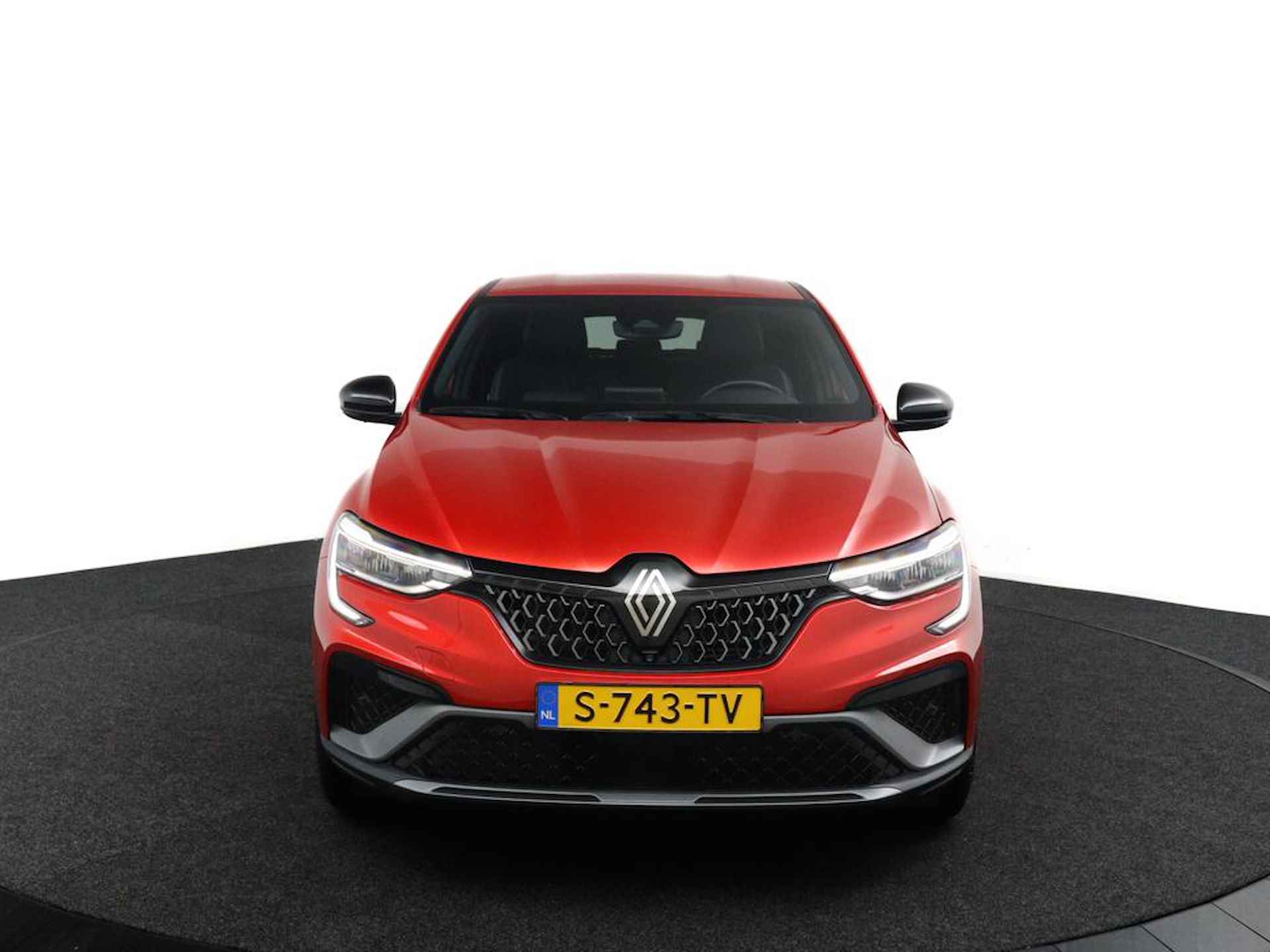 Renault Arkana 1.6 E-Tech Hybrid 145 R.S. Line | 1e Eigenaar | 100% Dealer Onderhouden | FACELIFT logo's | Stoelverwarming | Stuurwiel Verwarmd | Parelmoer Lak | LED Koplampen | Climate Control | Adaptieve Cruise Control | - 9/45