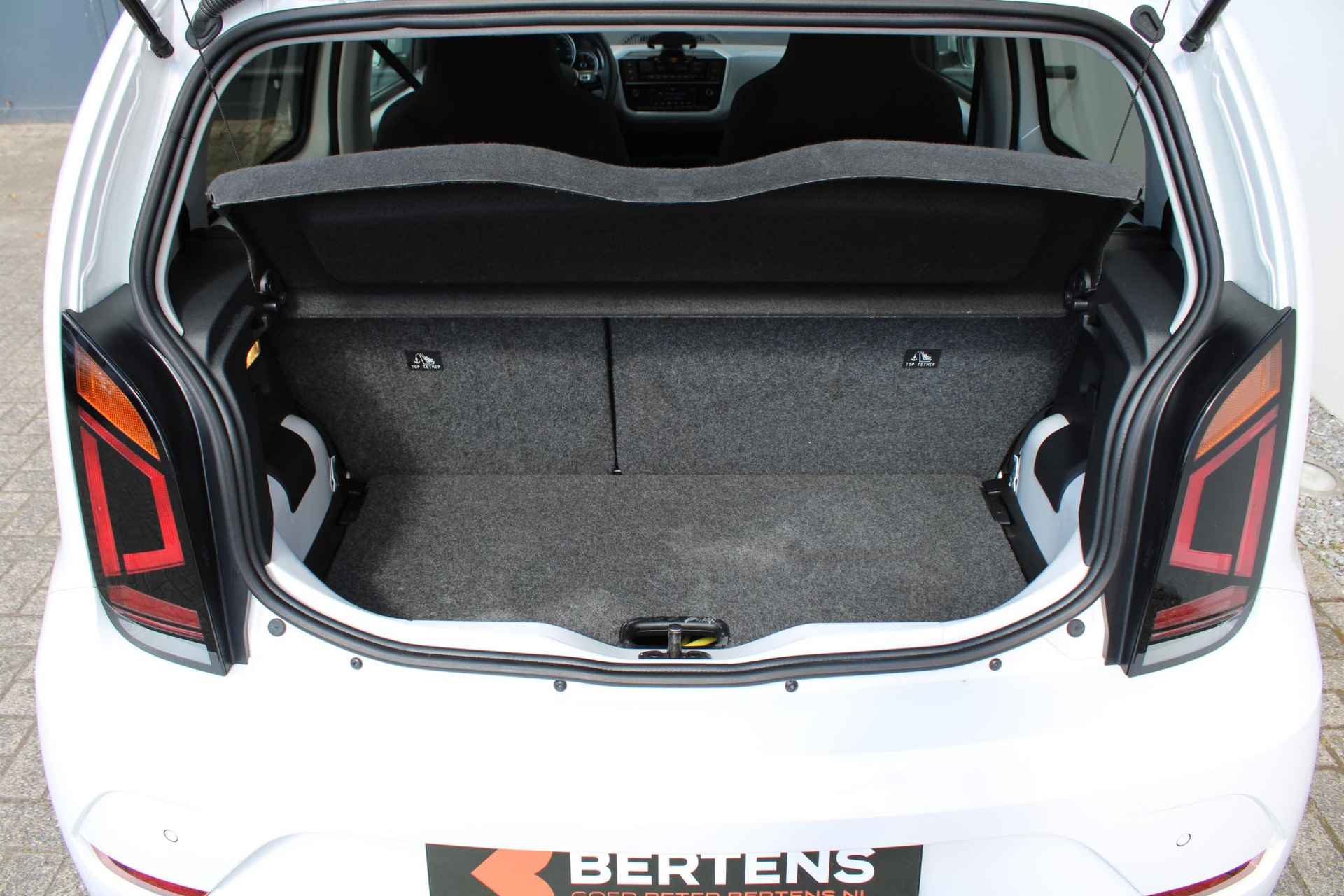 Volkswagen e-Up! e-up! Style | Parkeercamera | Verwarmde Stoelen- en Voorruit - 23/25