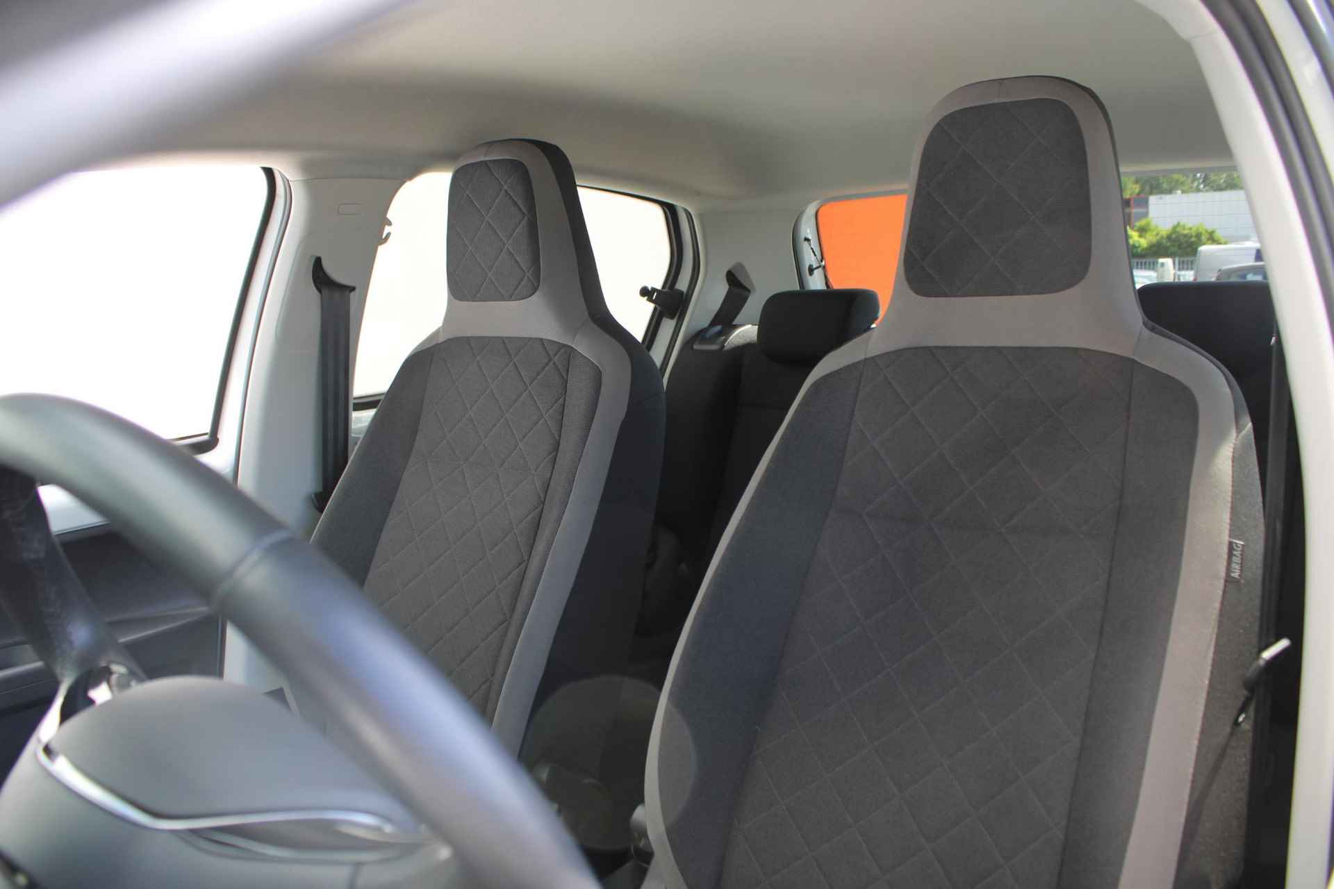 Volkswagen e-Up! e-up! Style | Parkeercamera | Verwarmde Stoelen- en Voorruit - 10/26