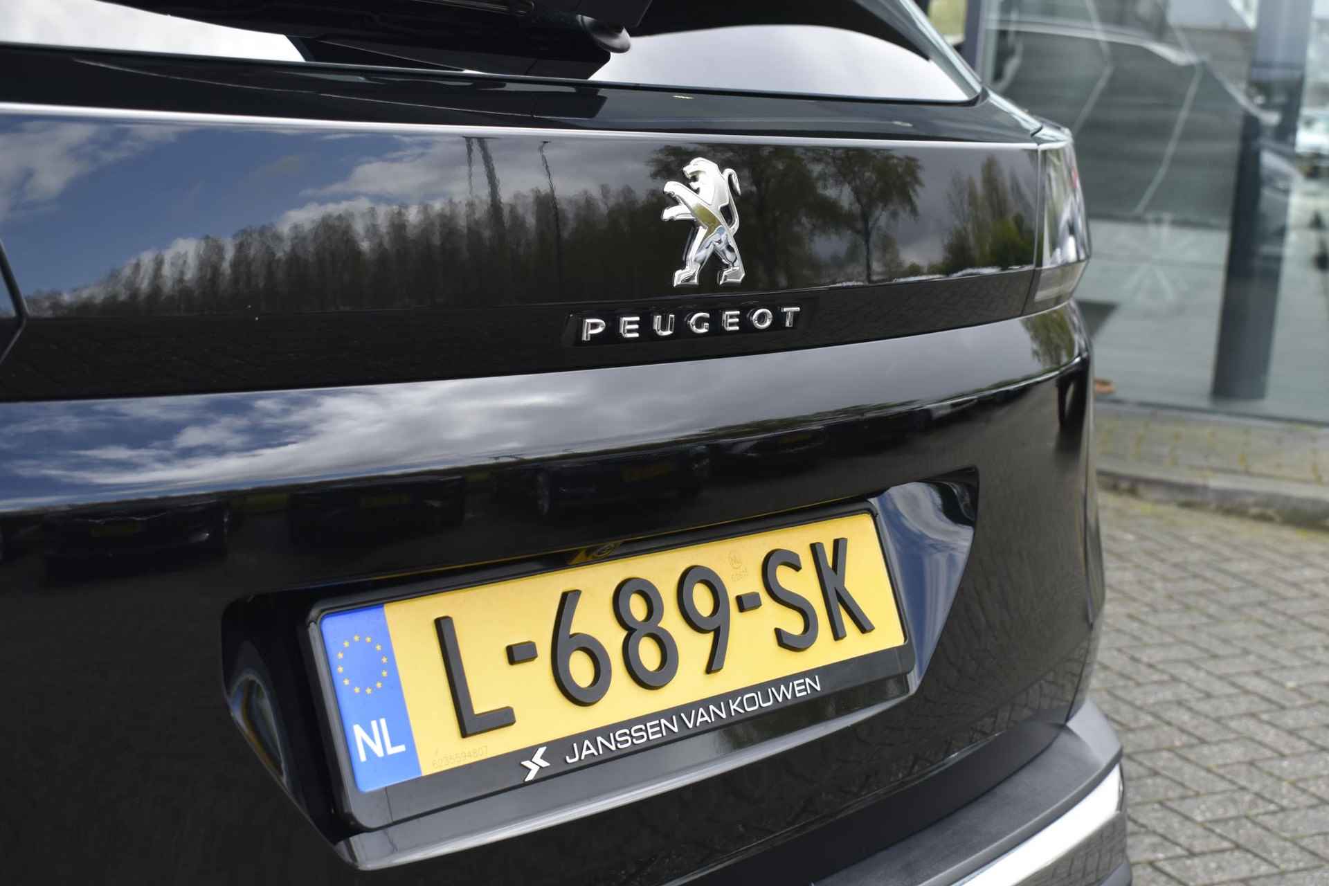 Peugeot 3008 1.2 PureTech Blue Lease Premium / Navi / Camera / Keyless / Trekhaak / All season - 32/47