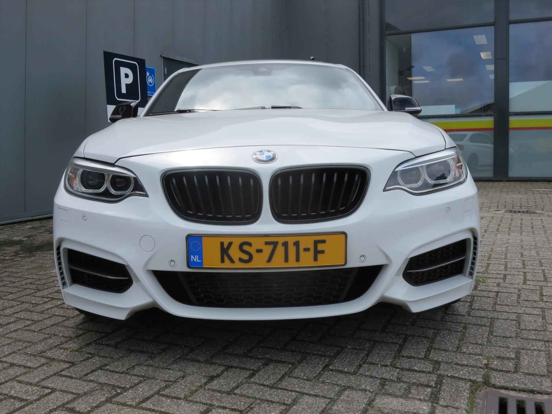 BMW 2-Serie M235i 326pk HANDGESCHAKELD - 17/18