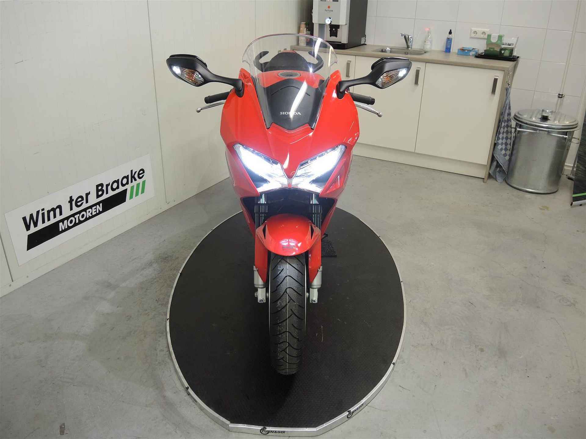 Honda VFR 800 F ABS - 2016 - 13/18