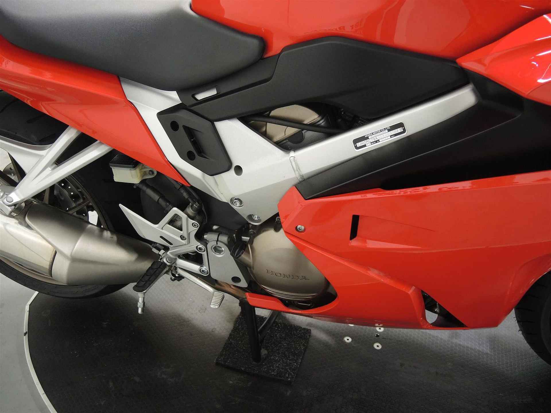 Honda VFR 800 F ABS - 2016 - 15/18