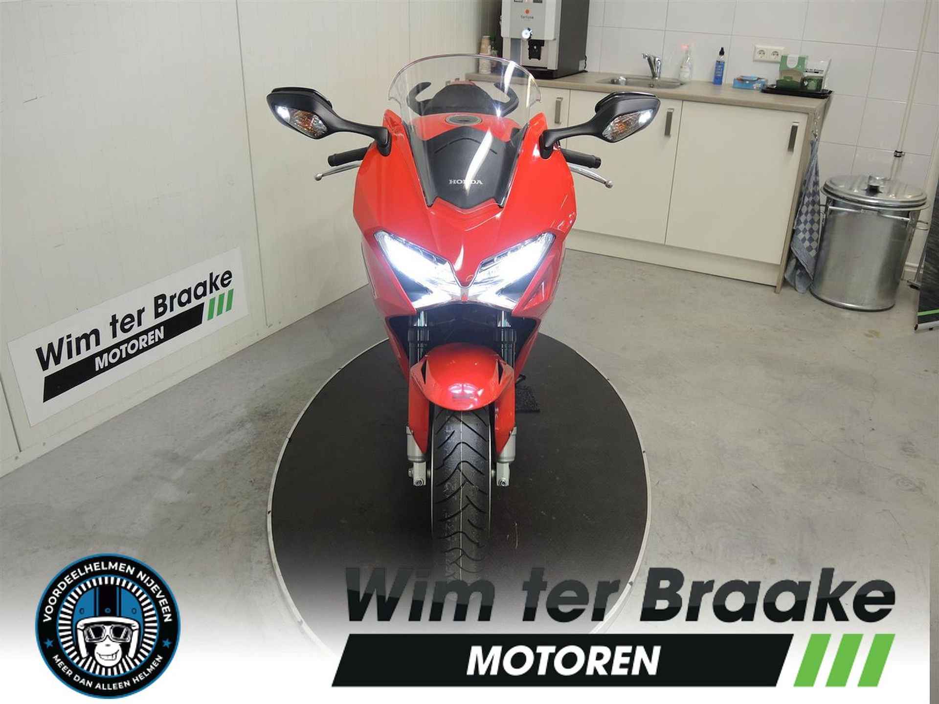 Honda VFR 800 F ABS - 2016 - 13/18