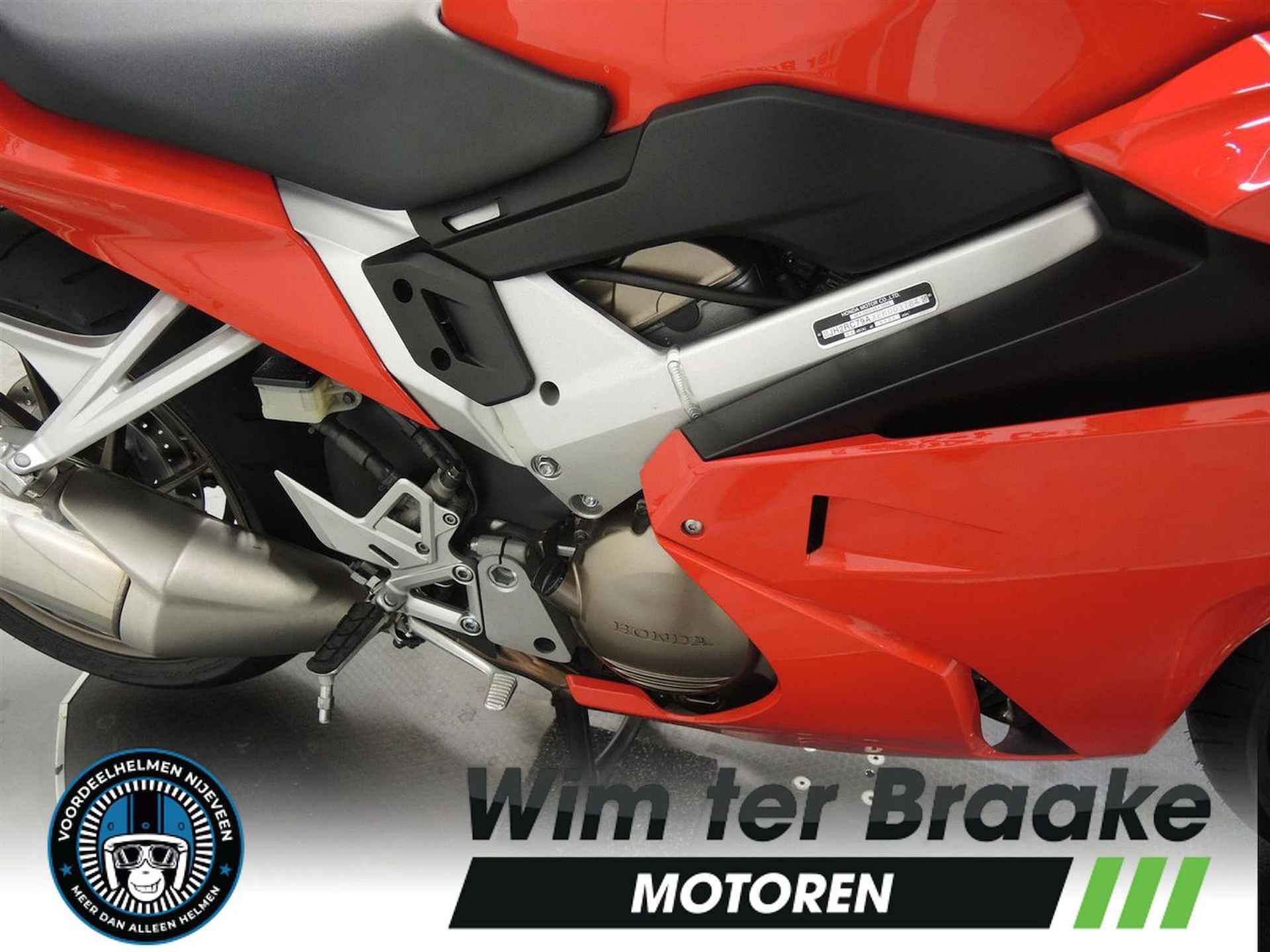 Honda VFR 800 F ABS - 2016 - 15/18