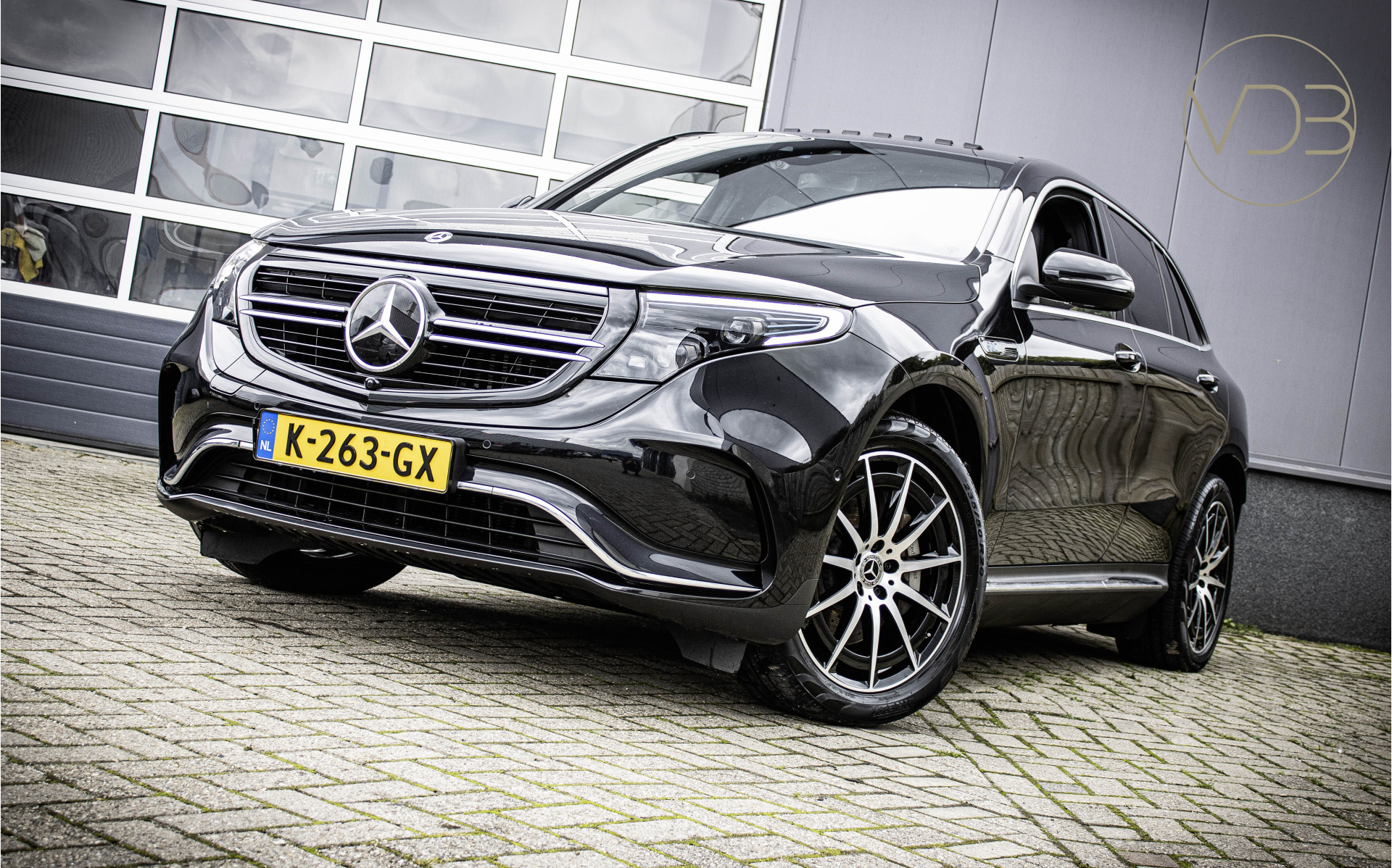 Mercedes-Benz EQC 400 AMG 408pk SCHUIFDAK TREKHAAK Origineel NL