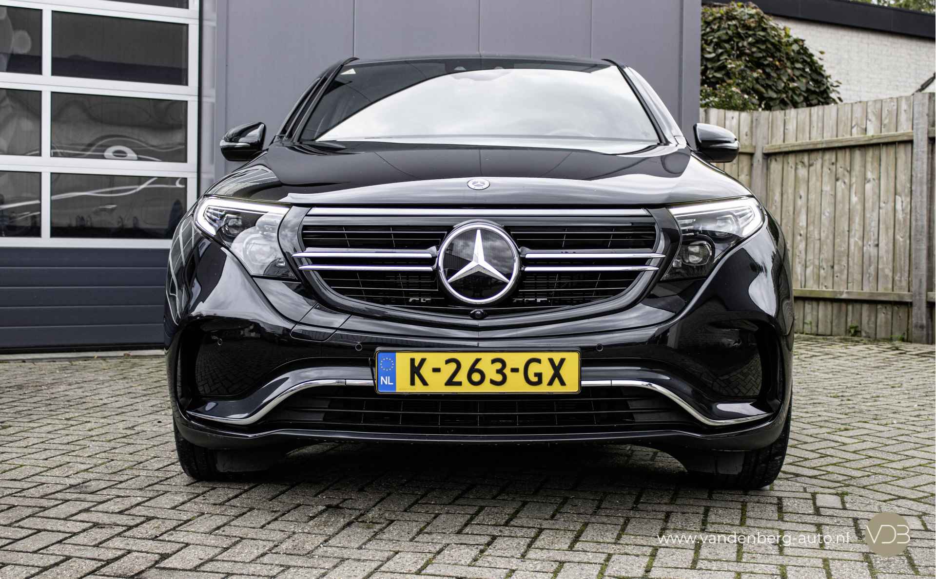 Mercedes-Benz EQC 400 AMG 408pk SCHUIFDAK TREKHAAK Origineel NL - 3/17