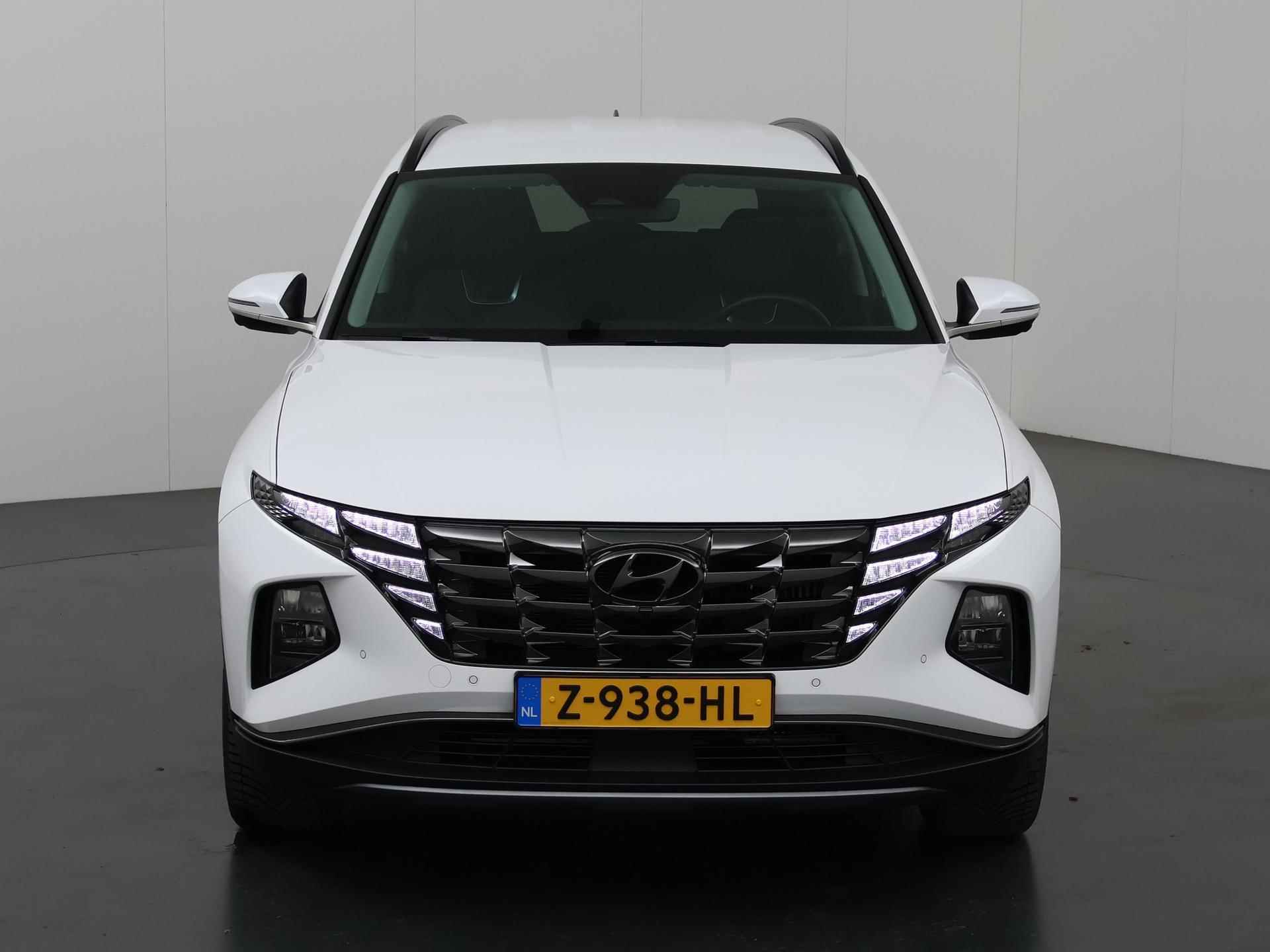 Hyundai Tucson 1.6 T-GDI PHEV Premium 4WD | Trekhaak | Stoelverwarming/Koeling | Ele.verstelbare stoelen + geheugen | 360 Camera | Navigatie | DAB | Apple CarPlay/Android Audio | Stuurverwarming | Adaptieve Cruise Control | Krell Audio | - 4/42