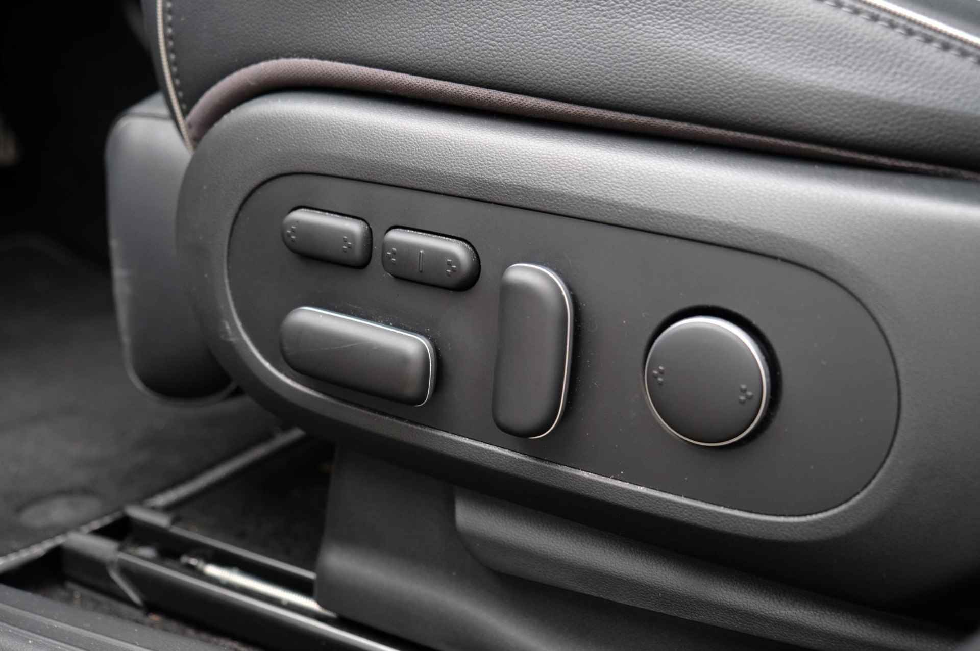 Hyundai IONIQ 5 73 kWh Lounge AWD | Warmtepomp | Stoelverwarming/Ventilatie | Navi | Camera | PDC - 8/38