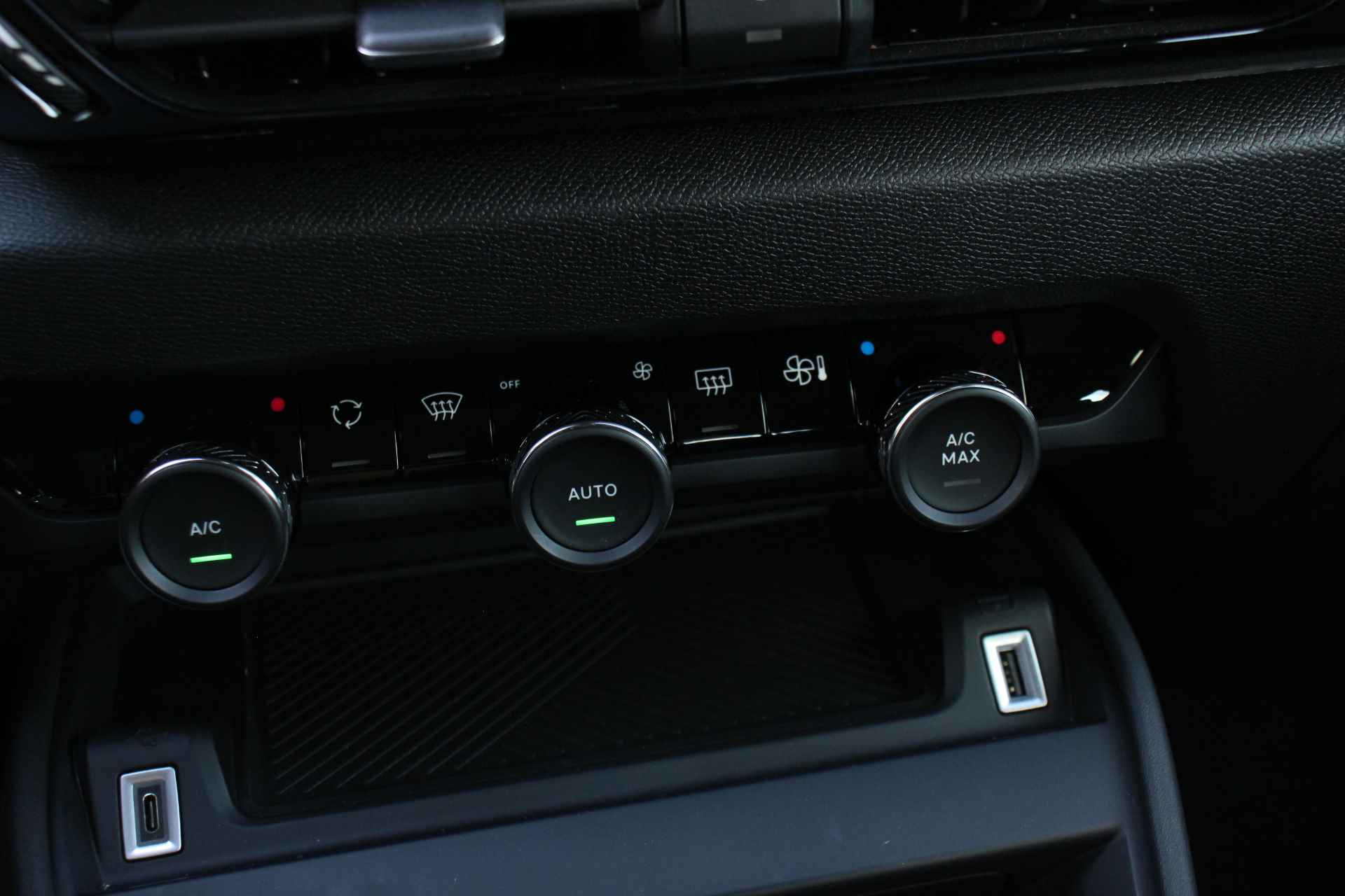 Citroën C4 1.2 Puretechn 130pk Feel Edition Automaat - 23/26
