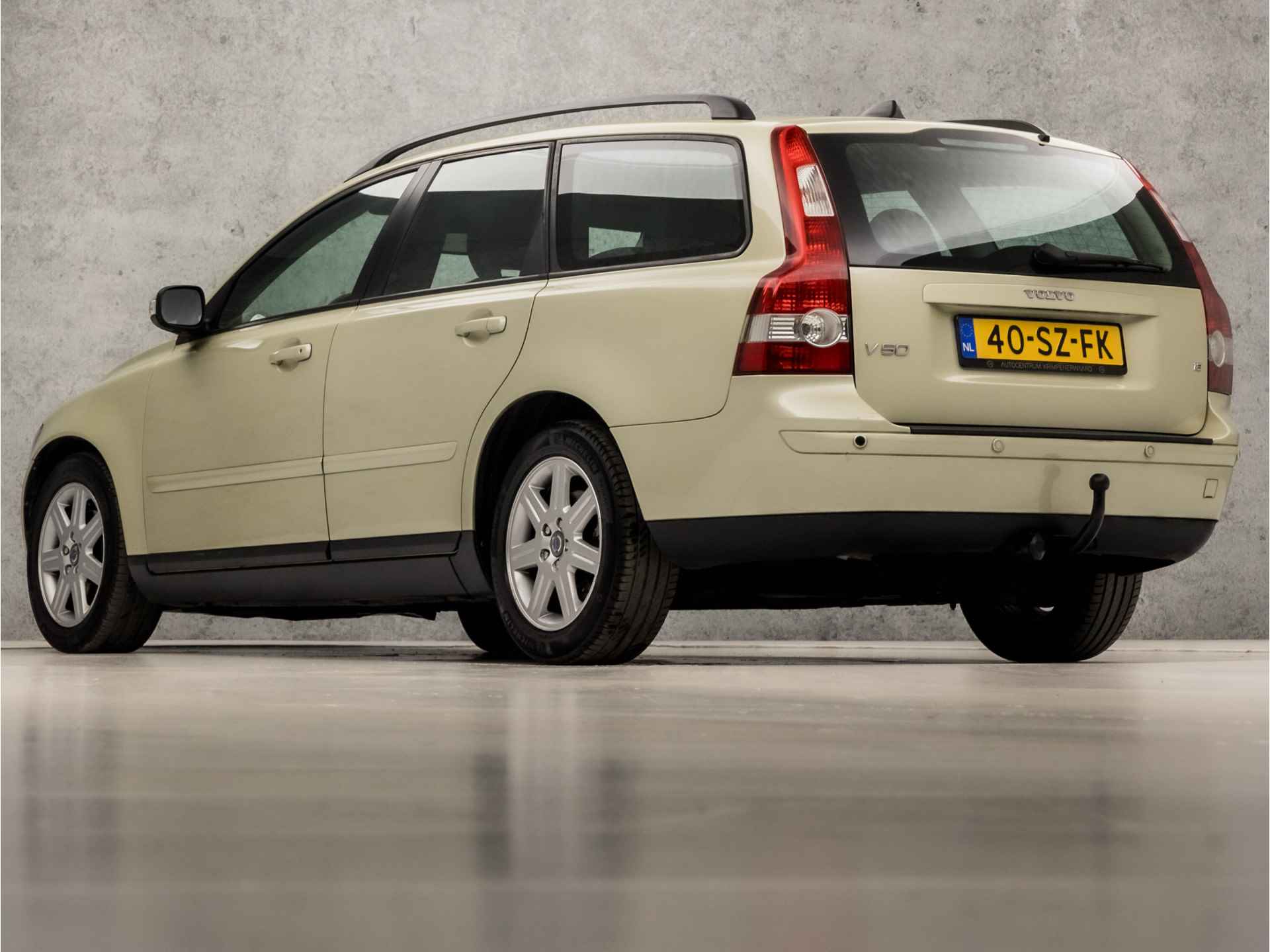 Volvo V50 1.8 Edition II (YOUNGTIMER, NAP, CLIMATE, CRUISE CONTROL, LEDER, XENON, BLUETOOTH, TREKHAAK, NIEUWE APK, NIEUWSTAAT) - 3/31